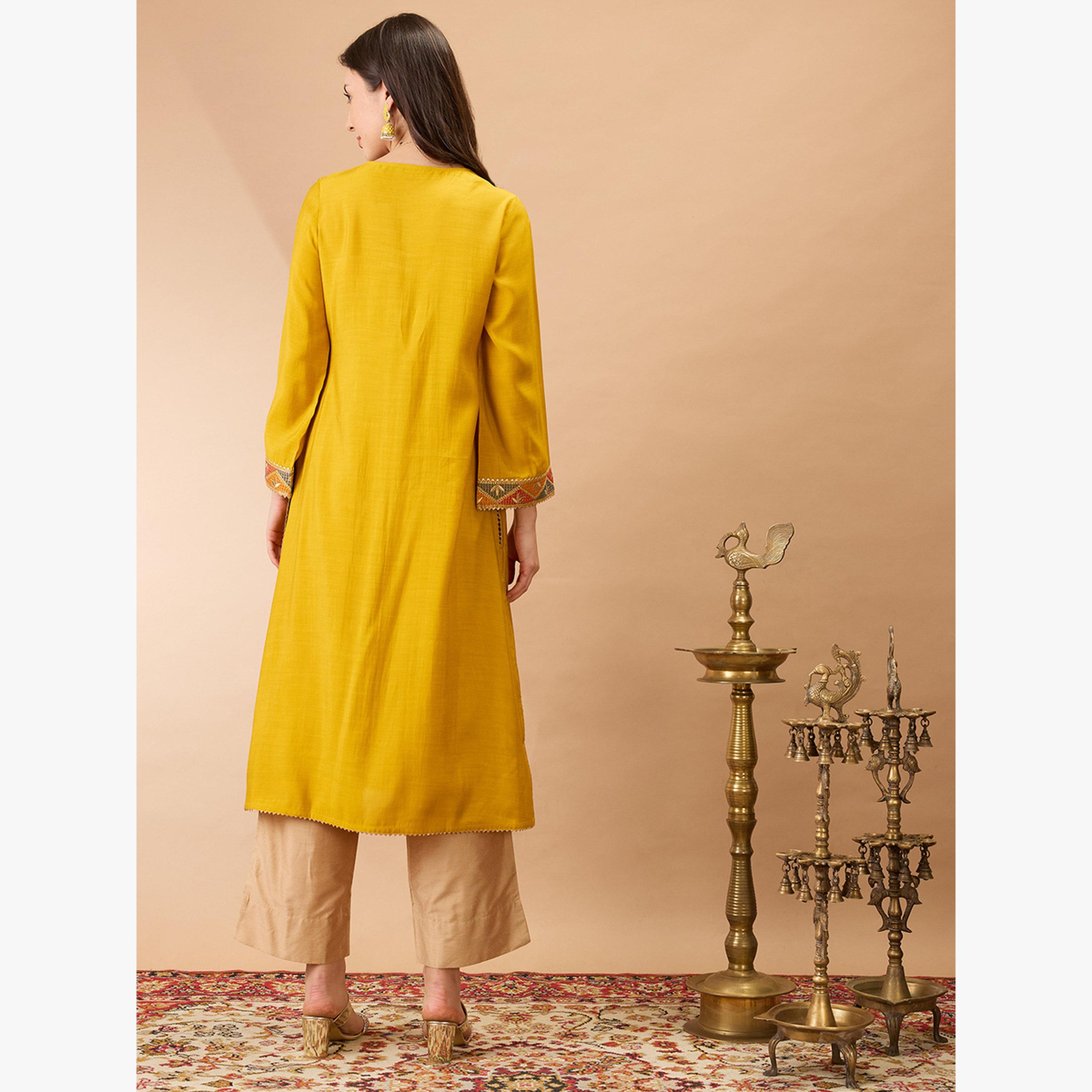 كورتا احتفالية بحافة واسعة مزينة بدانتيل جوتا باتي-women-clothing-ethnicwear-kurtas-image-3