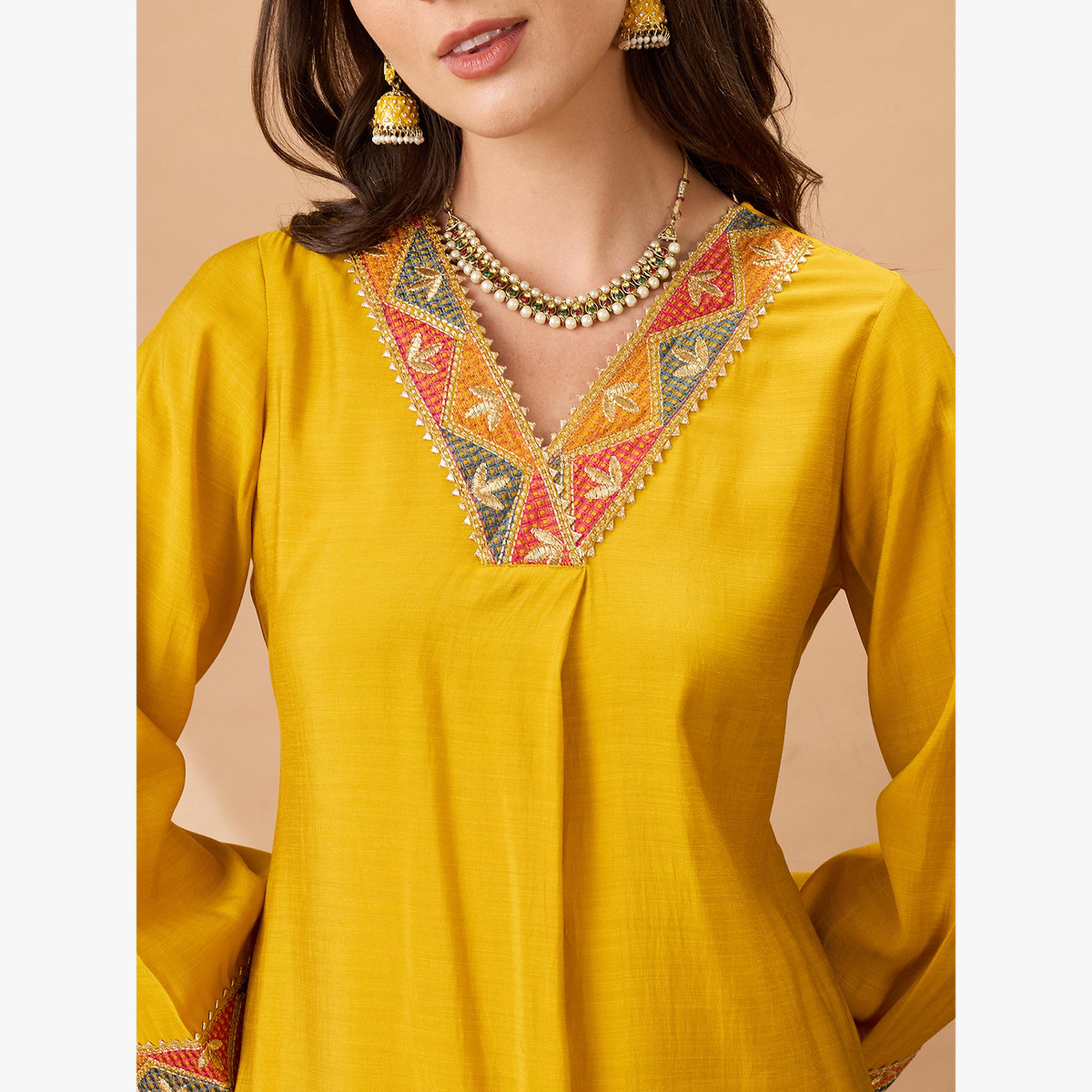 كورتا احتفالية بحافة واسعة مزينة بدانتيل جوتا باتي-women-clothing-ethnicwear-kurtas-image-4