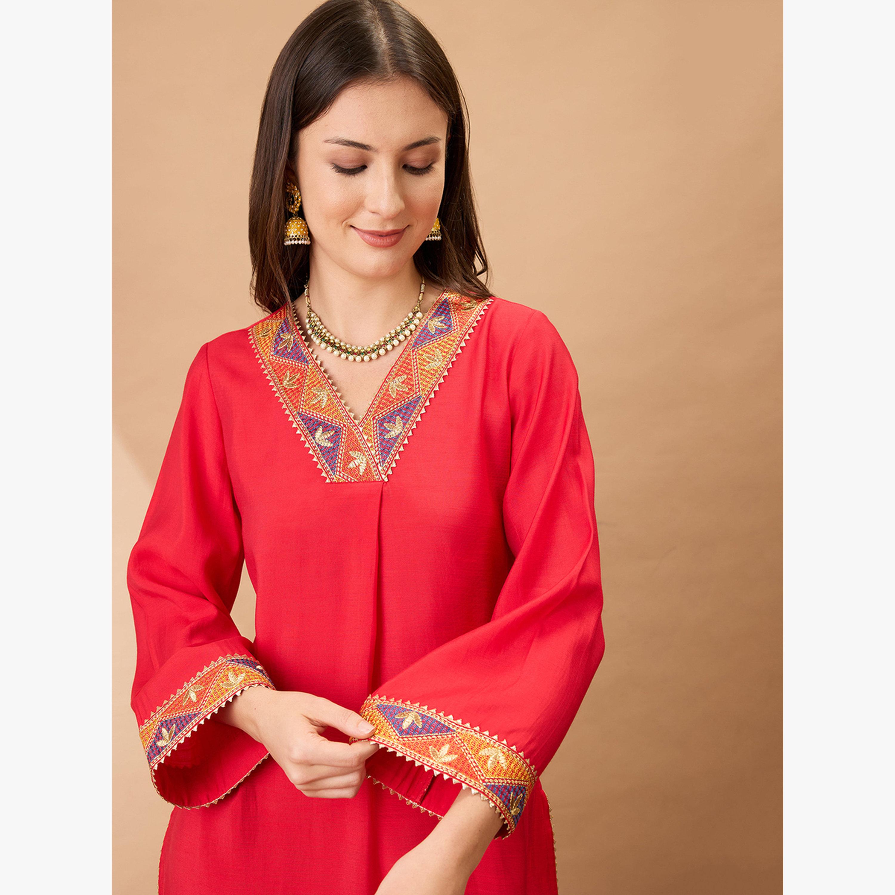 كورتا احتفالية بحافة واسعة مزينة بدانتيل جوتا باتي-women-clothing-ethnicwear-kurtas-image-5