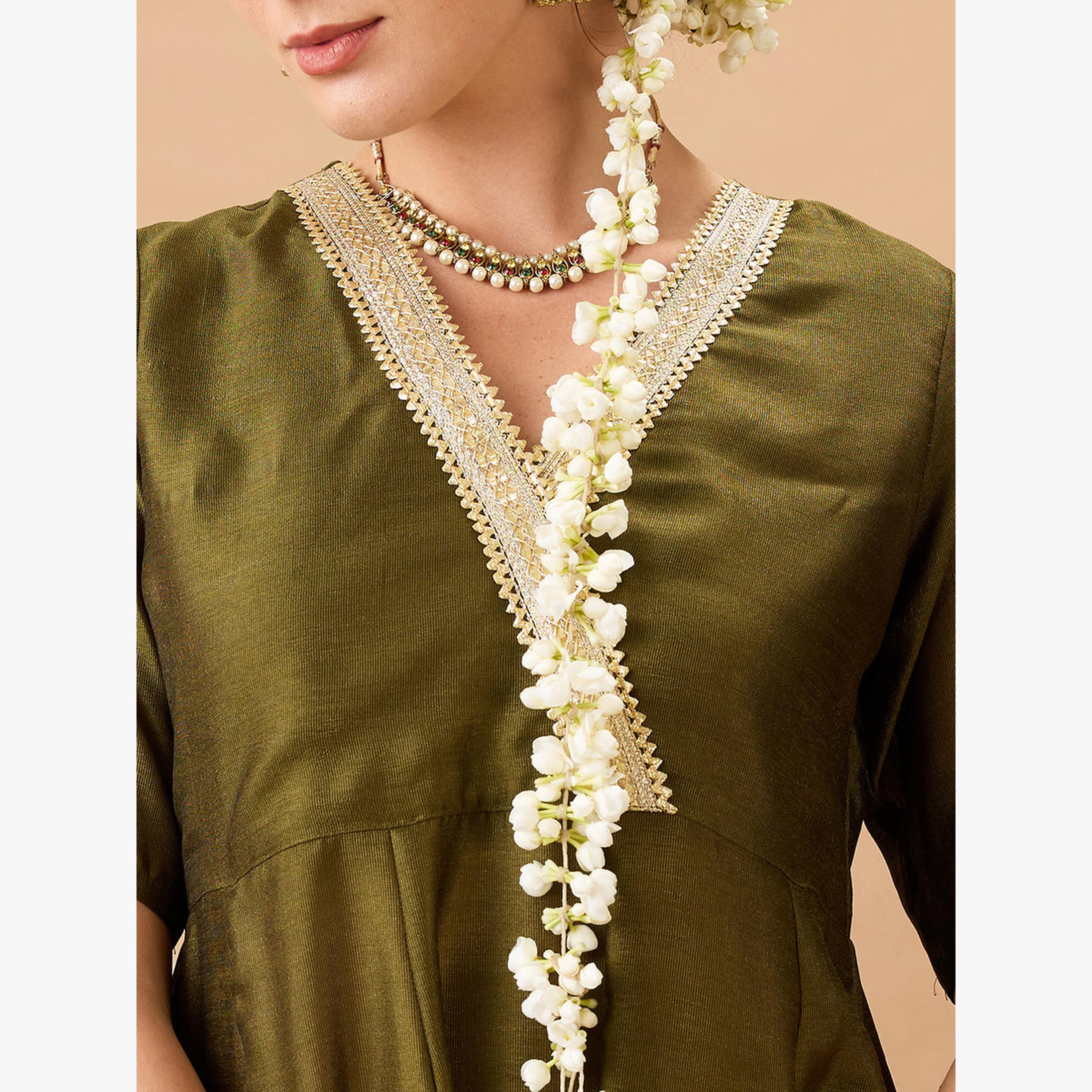 طقم كورتا أناركلي مزينة بدانتيل مع بنطال مستقيم-women-clothing-ethnicwear-kurtasets-image-4
