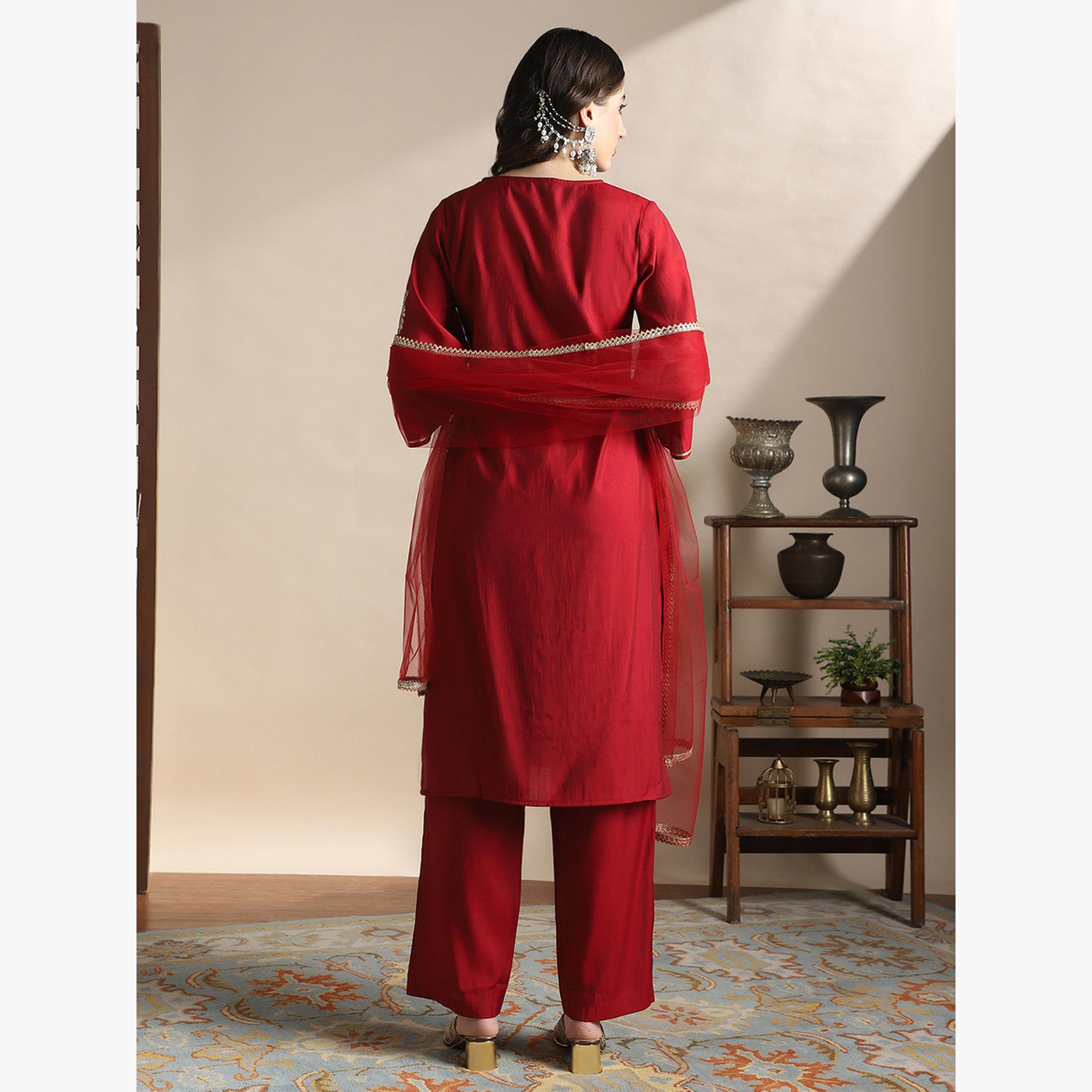 طقم كورتا مستقيمة مطرزة بتطريز زاري عند الصدر مع بنطال وشيلة-women-clothing-ethnicwear-kurtasets-image-3