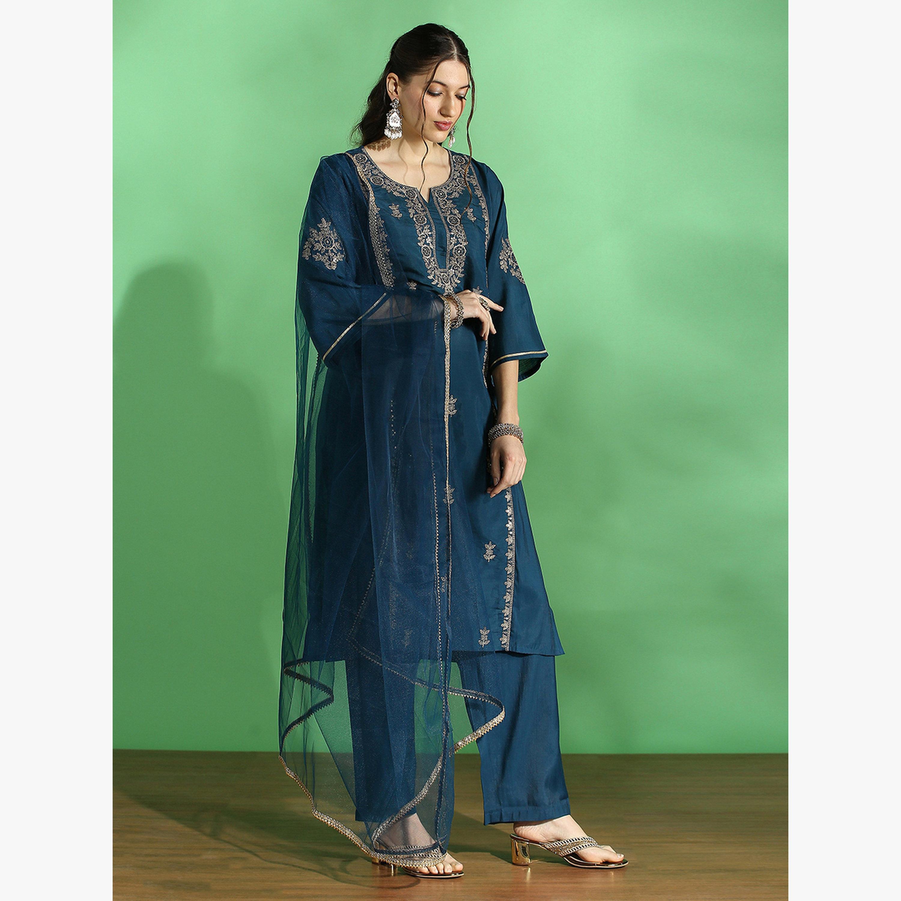 طقم كورتا مستقيمة مطرزة بتطريز زاري عند الصدر مع بنطال وشيلة-women-clothing-ethnicwear-kurtasets-image-2