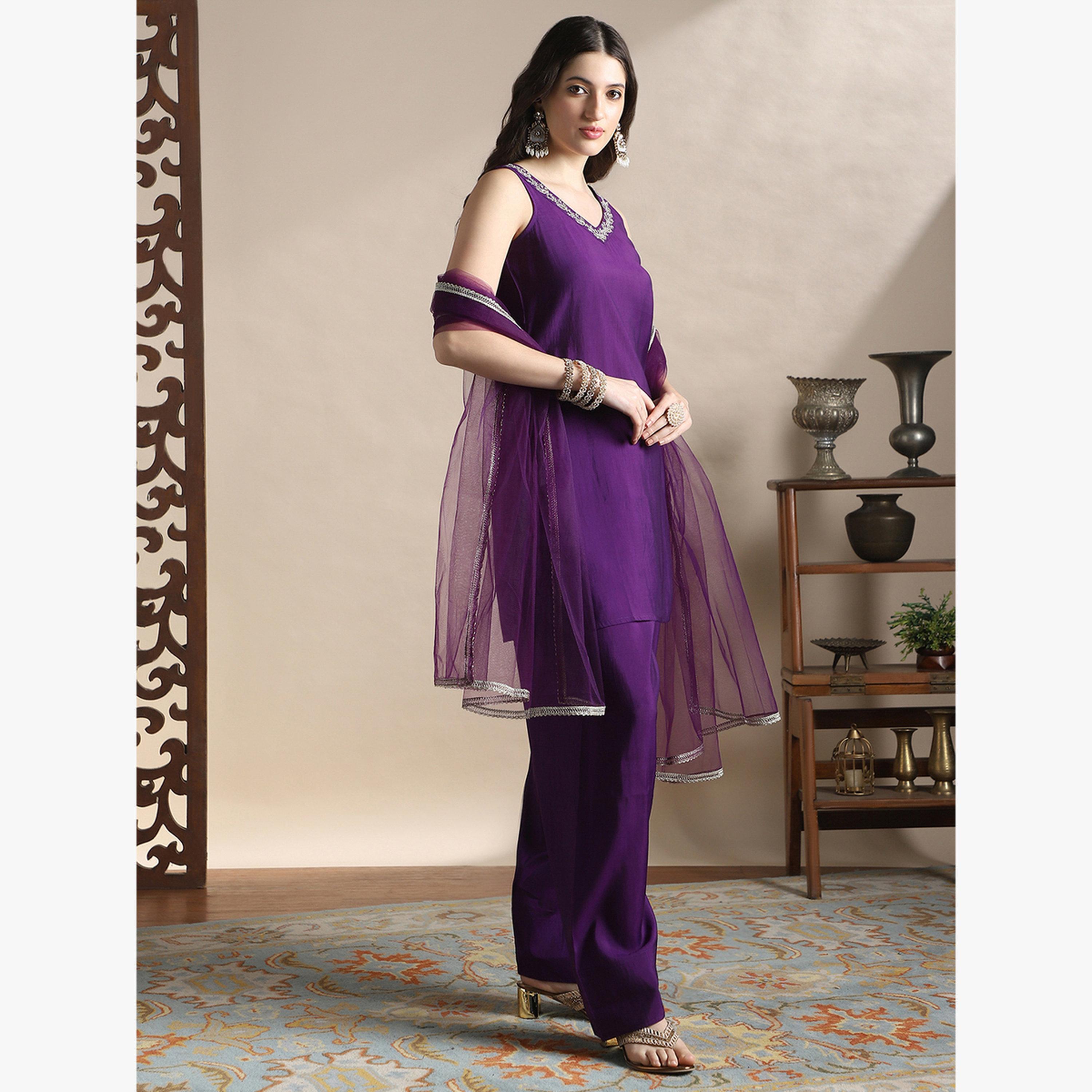 طقم كورتا بلا أكمام مطرزة بزاري مع بنطال وشيلة مزينة-women-clothing-ethnicwear-kurtasets-image-2