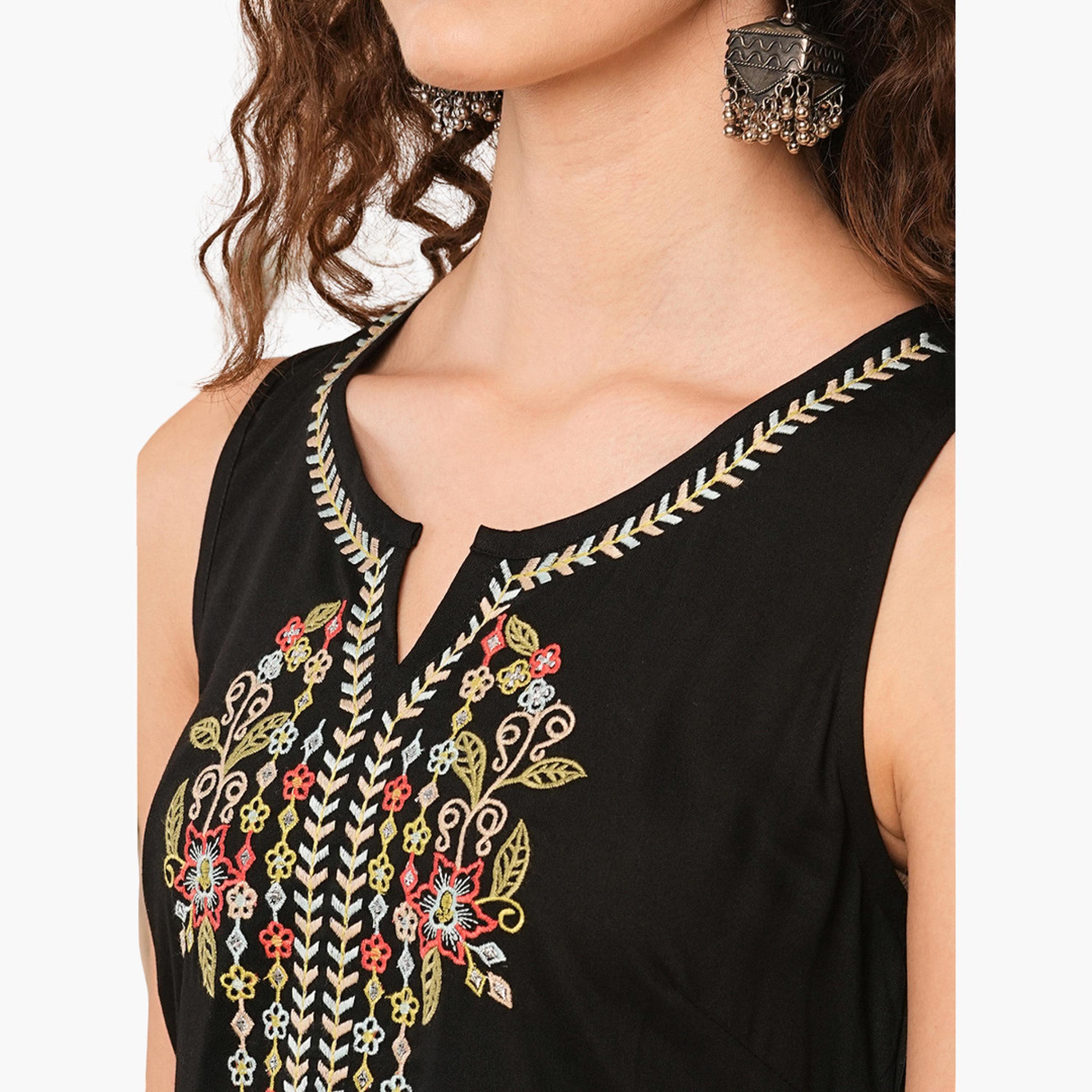 Globus X Styli Floral Embroidered Straight Kurta and Elasticated Pants Set-women-clothing-ethnicwear-kurtasets-image-4