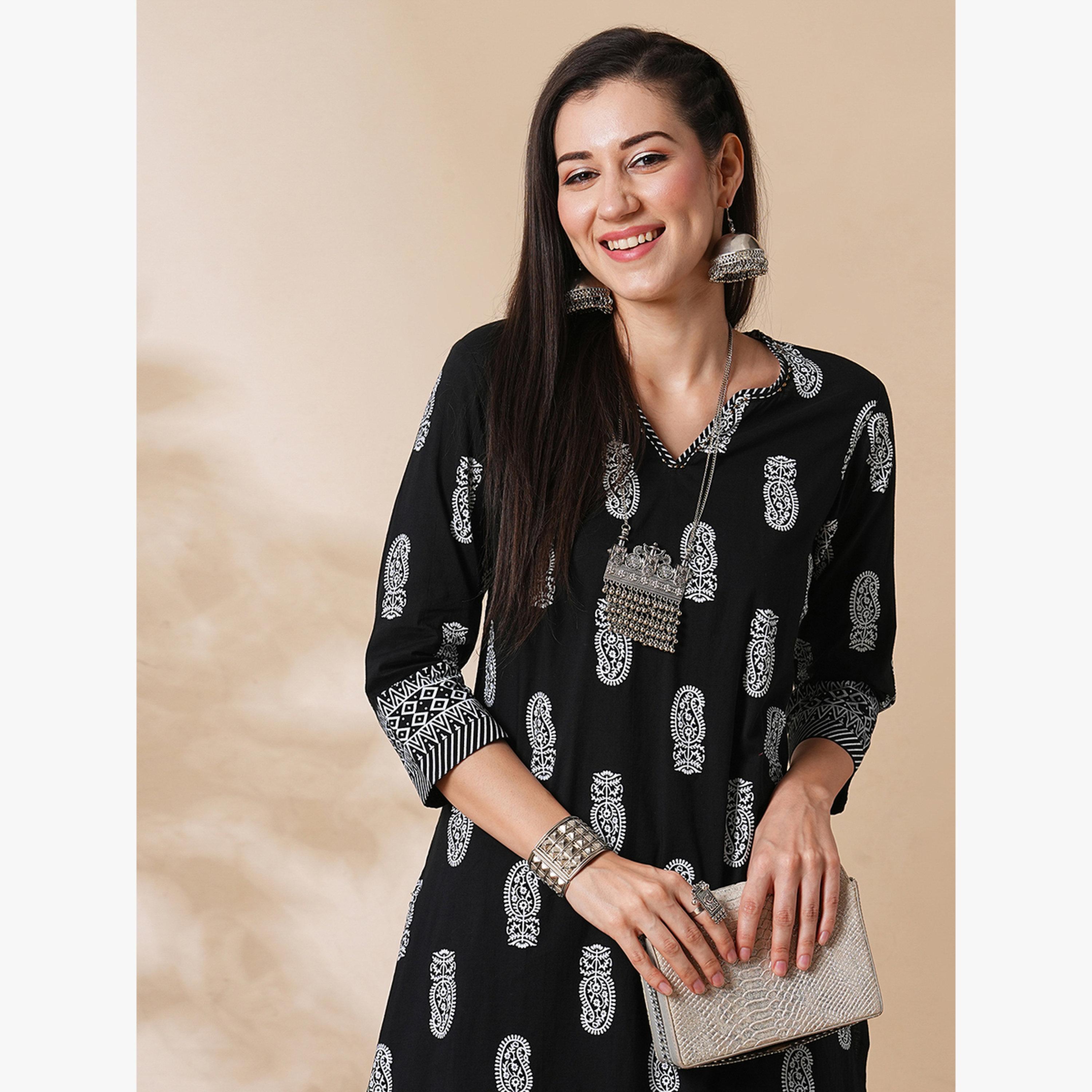 Globus X Styli All Over Paisley Print Straight Kurta and Palazzos Workwear Set-women-clothing-ethnicwear-kurtasets-image-6