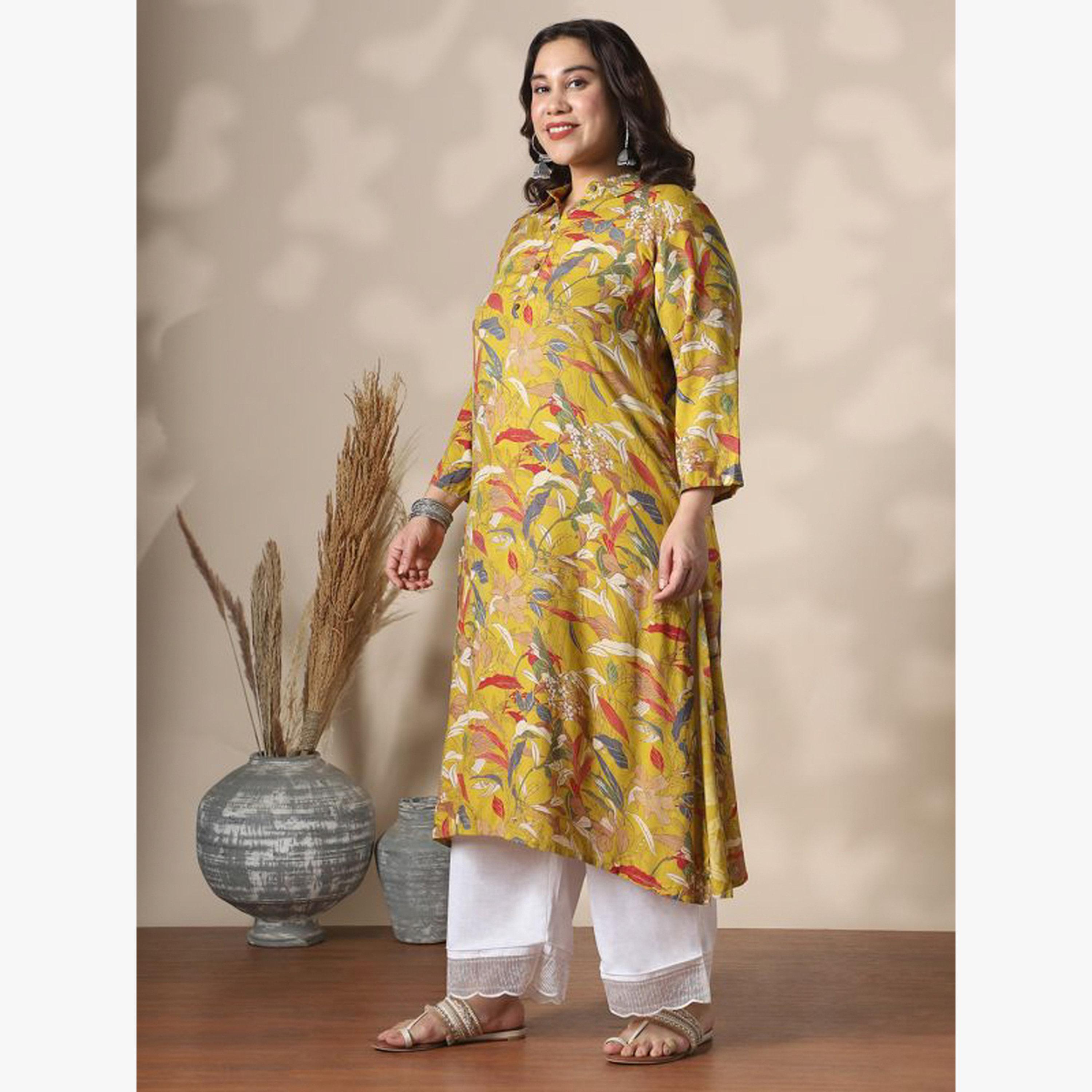 كورتا مستقيمة بمقاس كبير بياقة قميص بطبعة زهور ذهبية-women-clothing-ethnicwear-kurtas-image-2