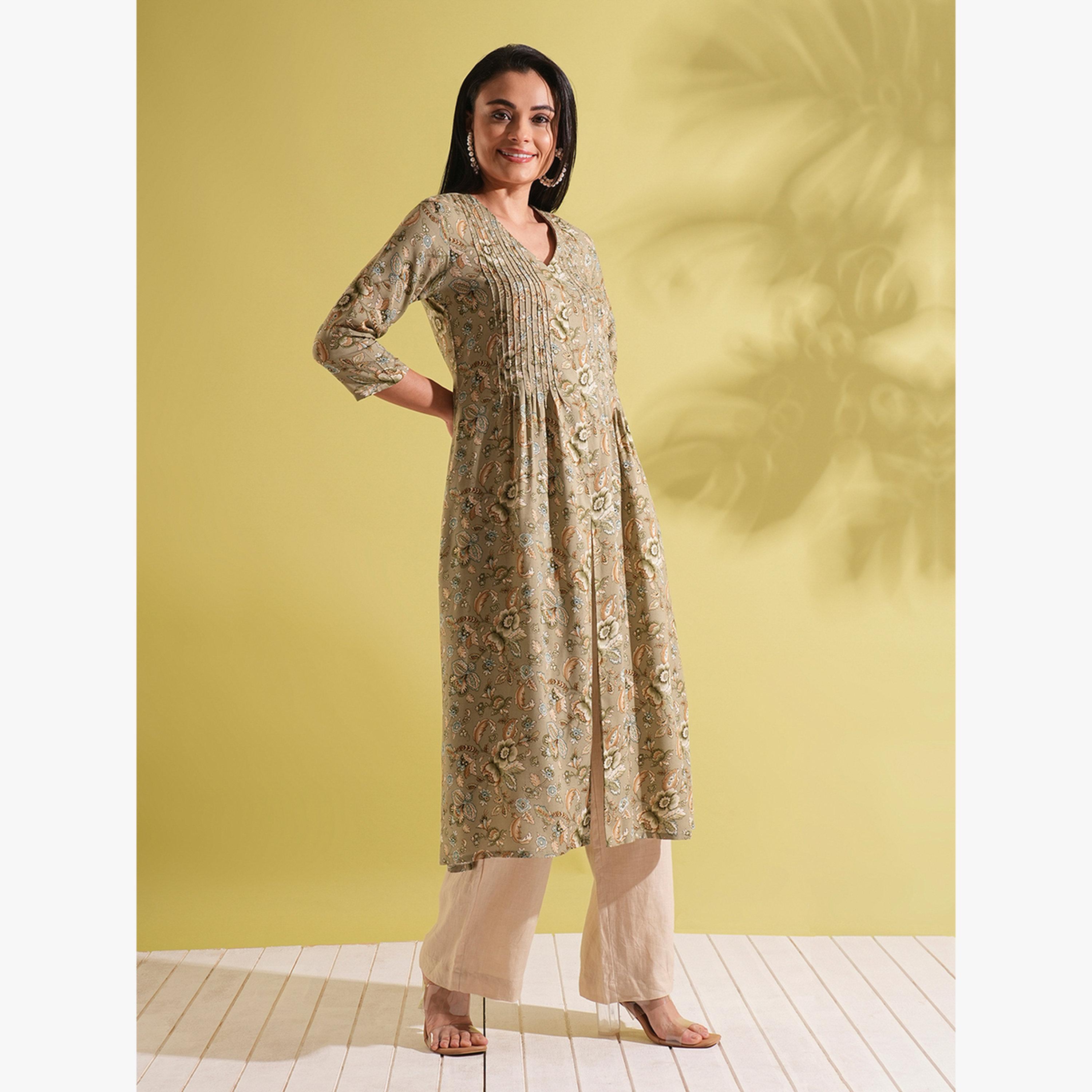 كورتا للعمل بحافة واسعة بطبعة زهور كاملة وفتحة أمامية بكسرات-women-clothing-ethnicwear-kurtas-image-2