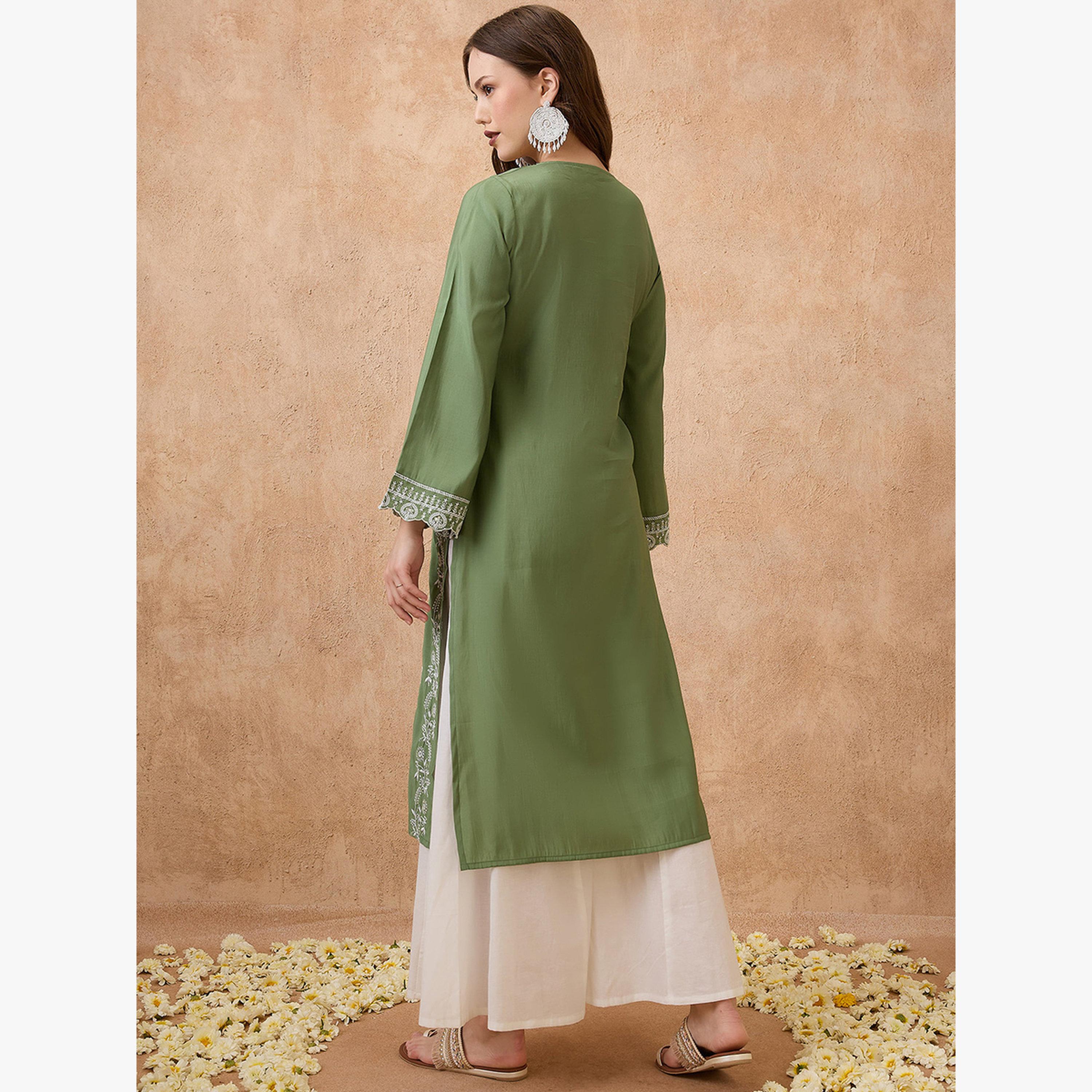 كورتا مستقيمة احتفالية مطرزة بالزهور وأكمام جرسية بحافة متموجة-women-clothing-ethnicwear-kurtas-image-3