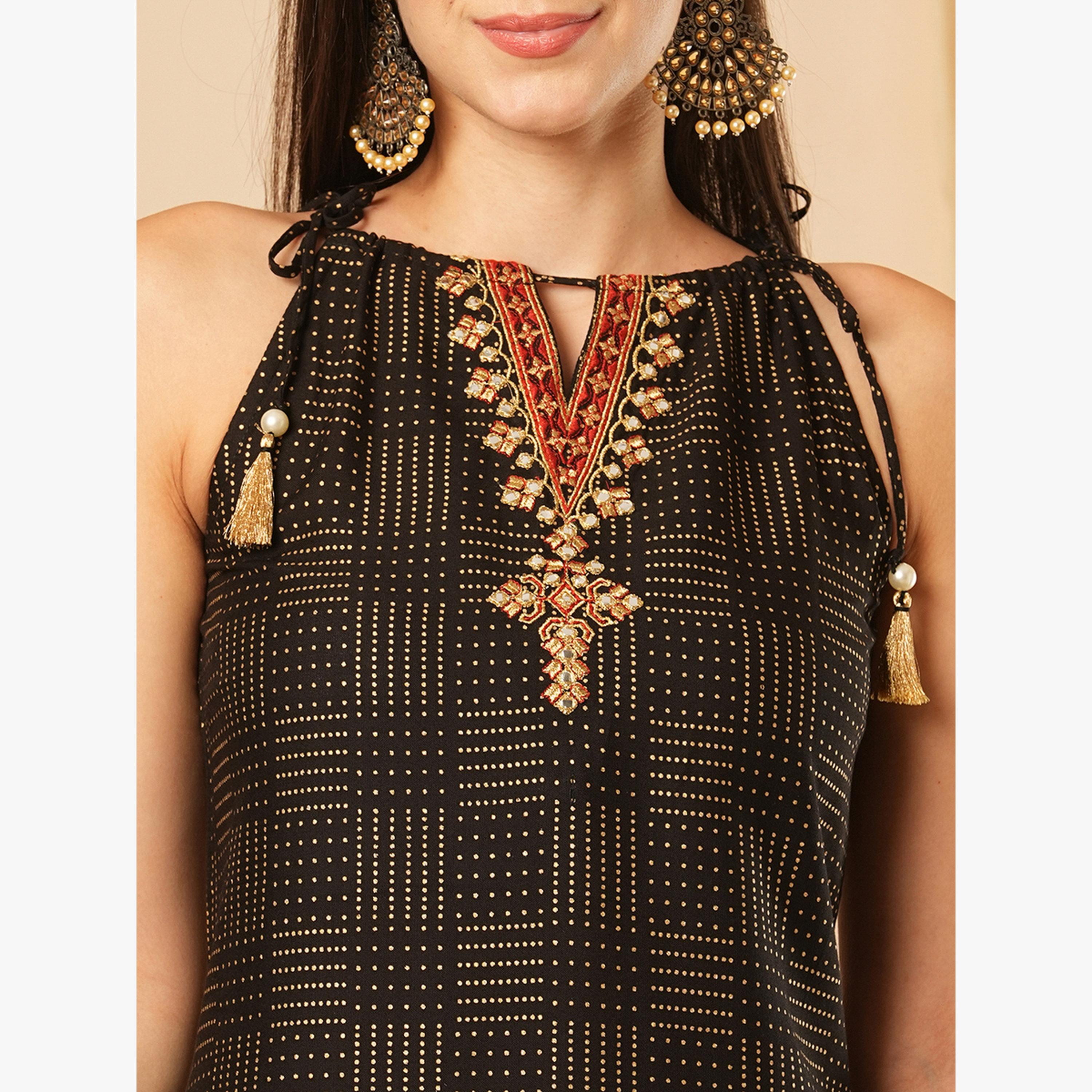 طقم كورتا احتفالية مستقيمة بياقة هولتر وفتحة أمامية مطرزة مع بنطال واسع-women-clothing-ethnicwear-kurtasets-image-4