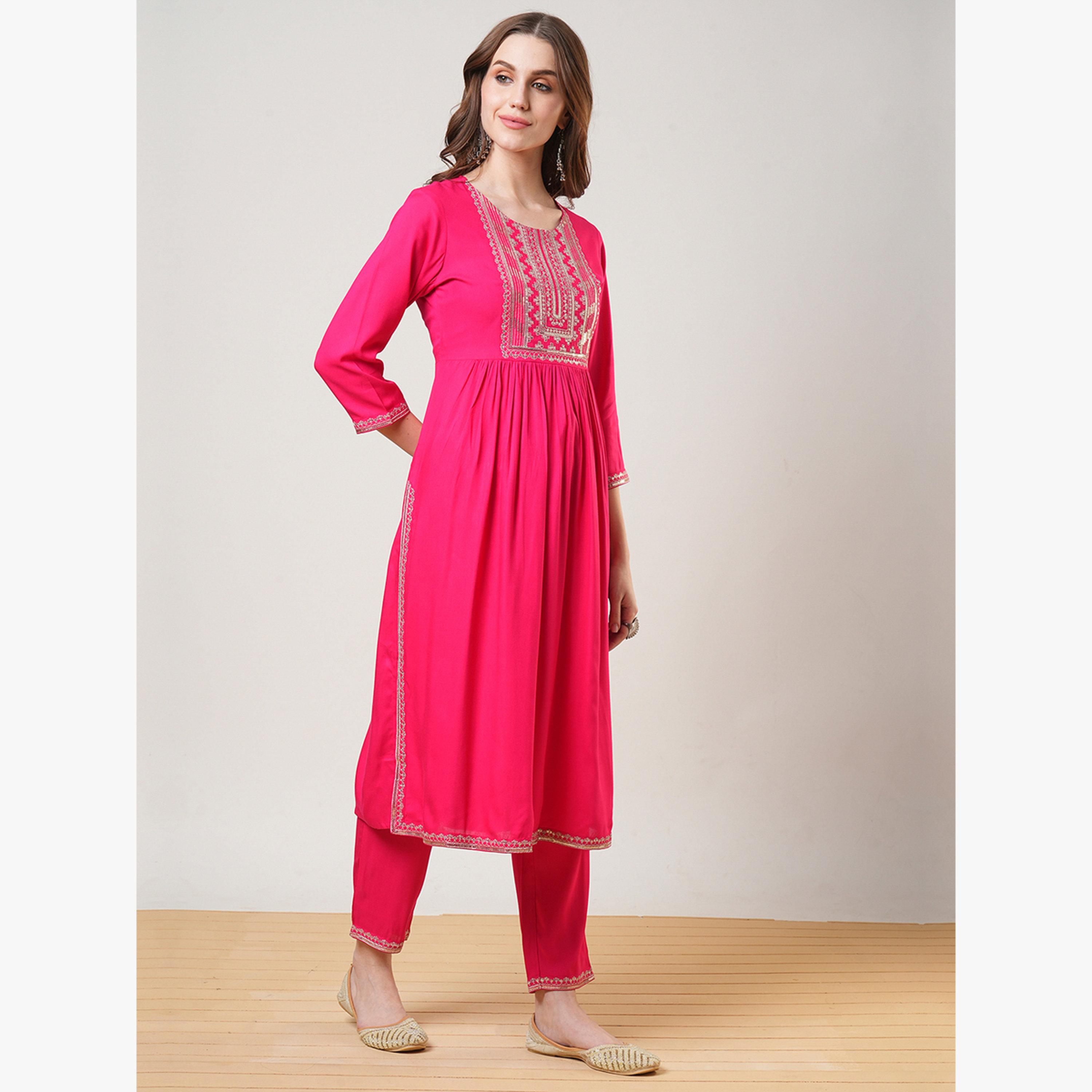 Globus X Styli Zari and Sequined Yoke Gathered Kurta with Straight Pants Festive Set-women-clothing-ethnicwear-kurtasets-image-2