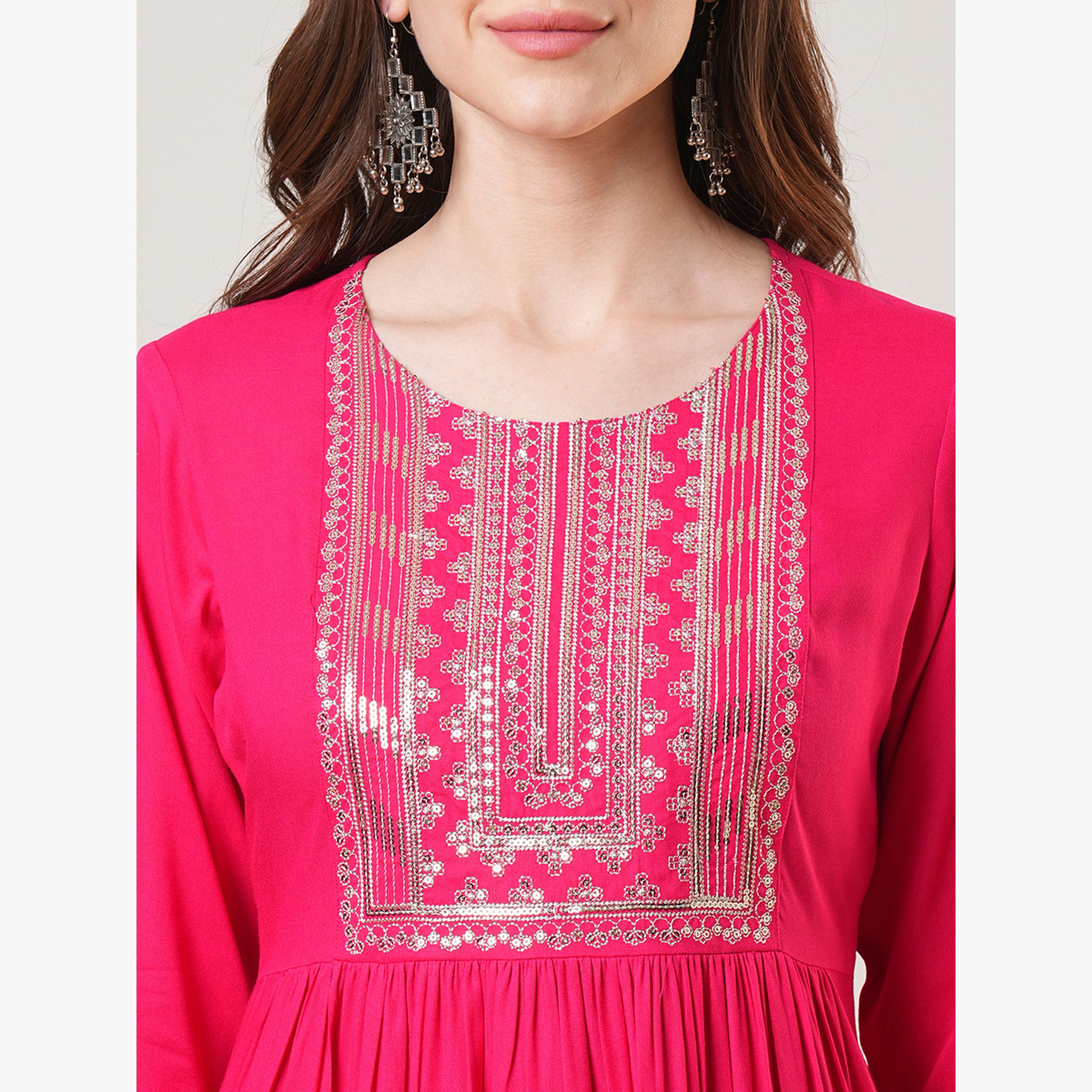 Globus X Styli Zari and Sequined Yoke Gathered Kurta with Straight Pants Festive Set-women-clothing-ethnicwear-kurtasets-image-4