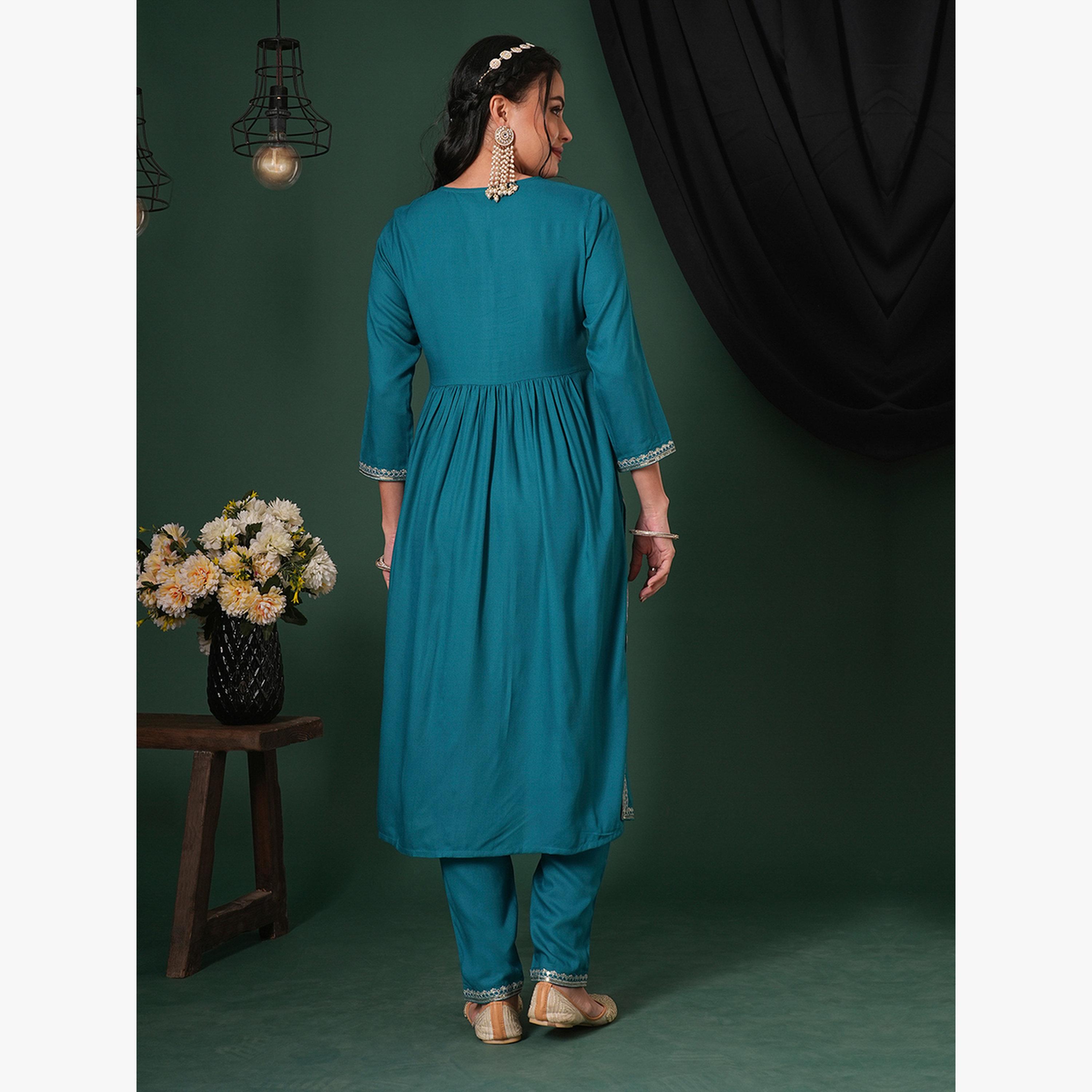 Globus X Styli Zari and Sequined Yoke Gathered Kurta with Straight Pants Festive Set-women-clothing-ethnicwear-kurtasets-image-3
