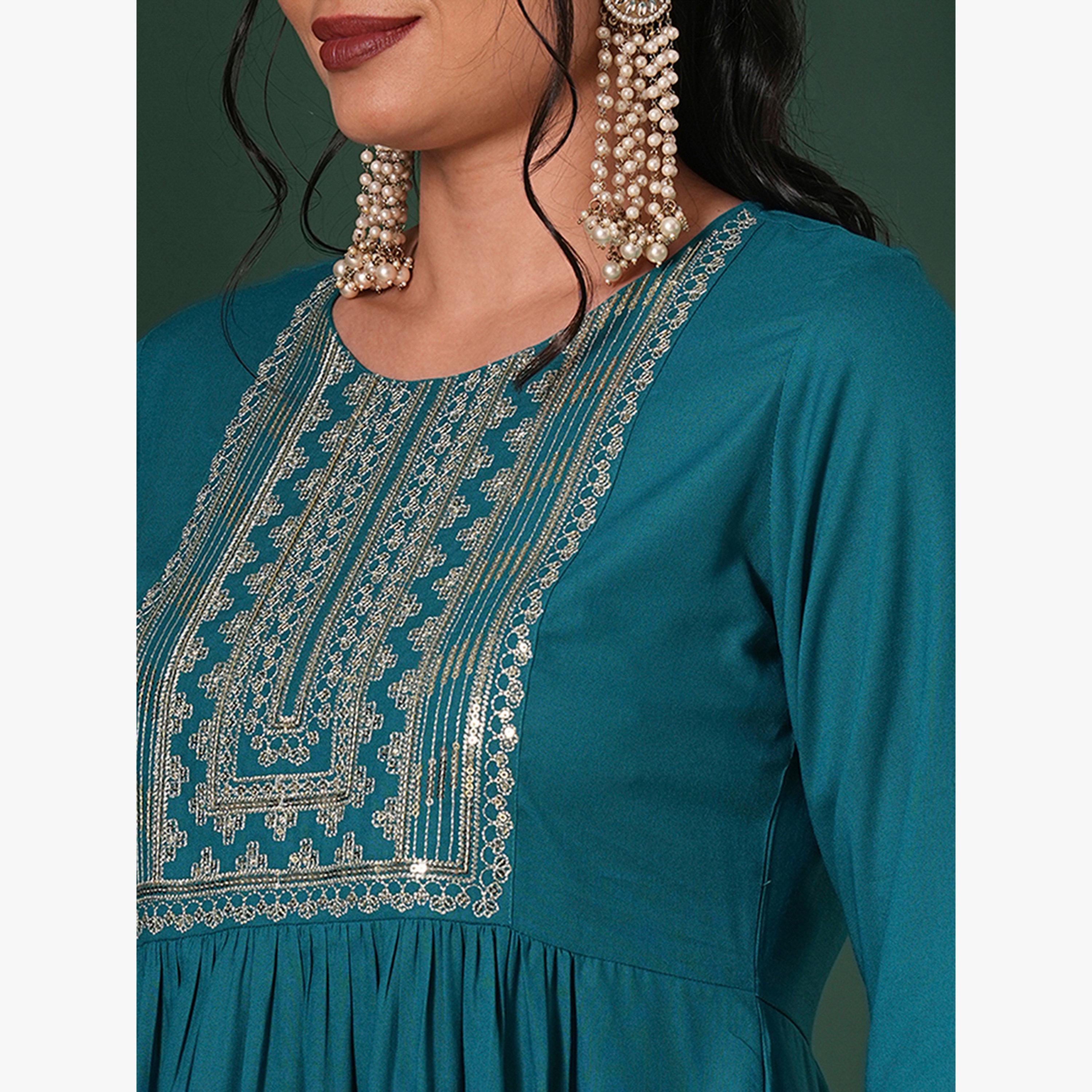 Globus X Styli Zari and Sequined Yoke Gathered Kurta with Straight Pants Festive Set-women-clothing-ethnicwear-kurtasets-image-4
