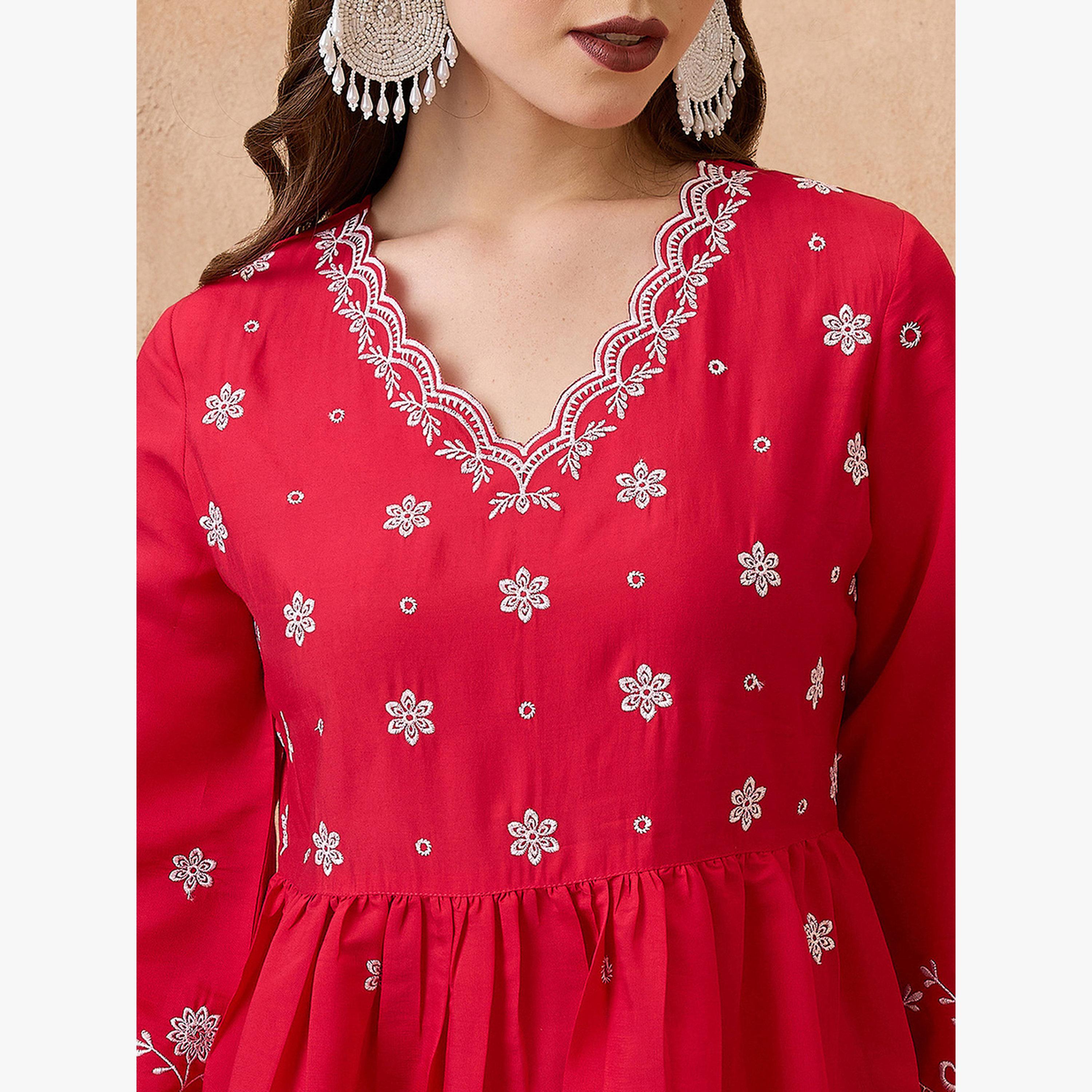 طقم كورتا احتفالية مطرزة بحافة متموجة مع بنطال-women-clothing-ethnicwear-kurtasets-image-4