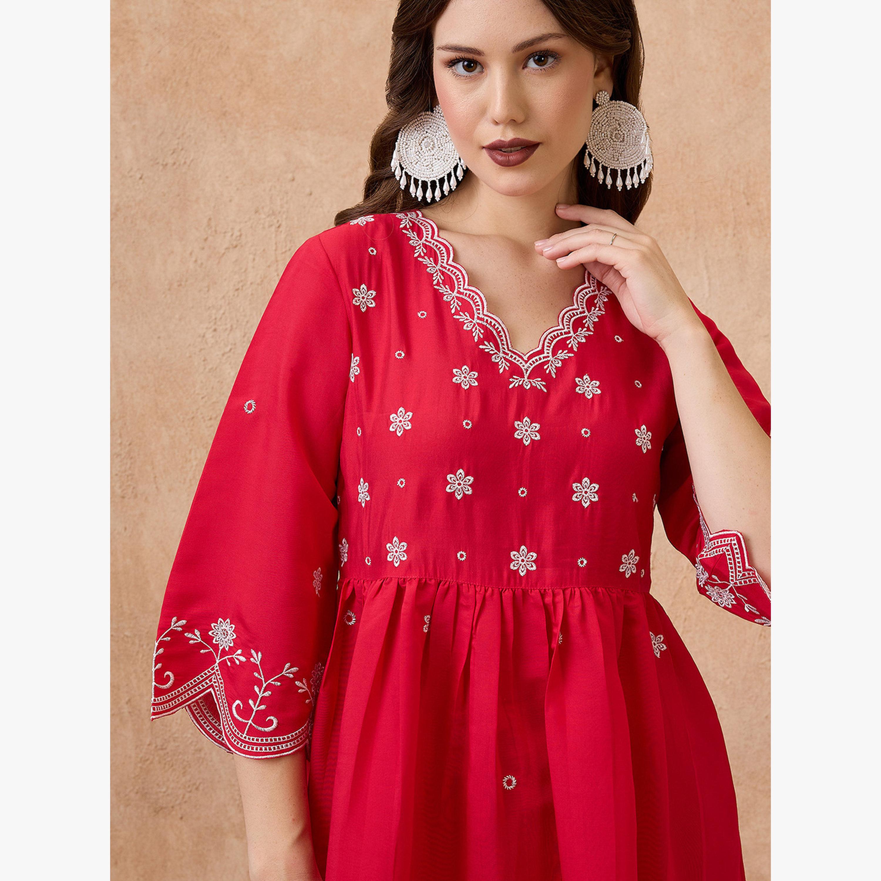 طقم كورتا احتفالية مطرزة بحافة متموجة مع بنطال-women-clothing-ethnicwear-kurtasets-image-6