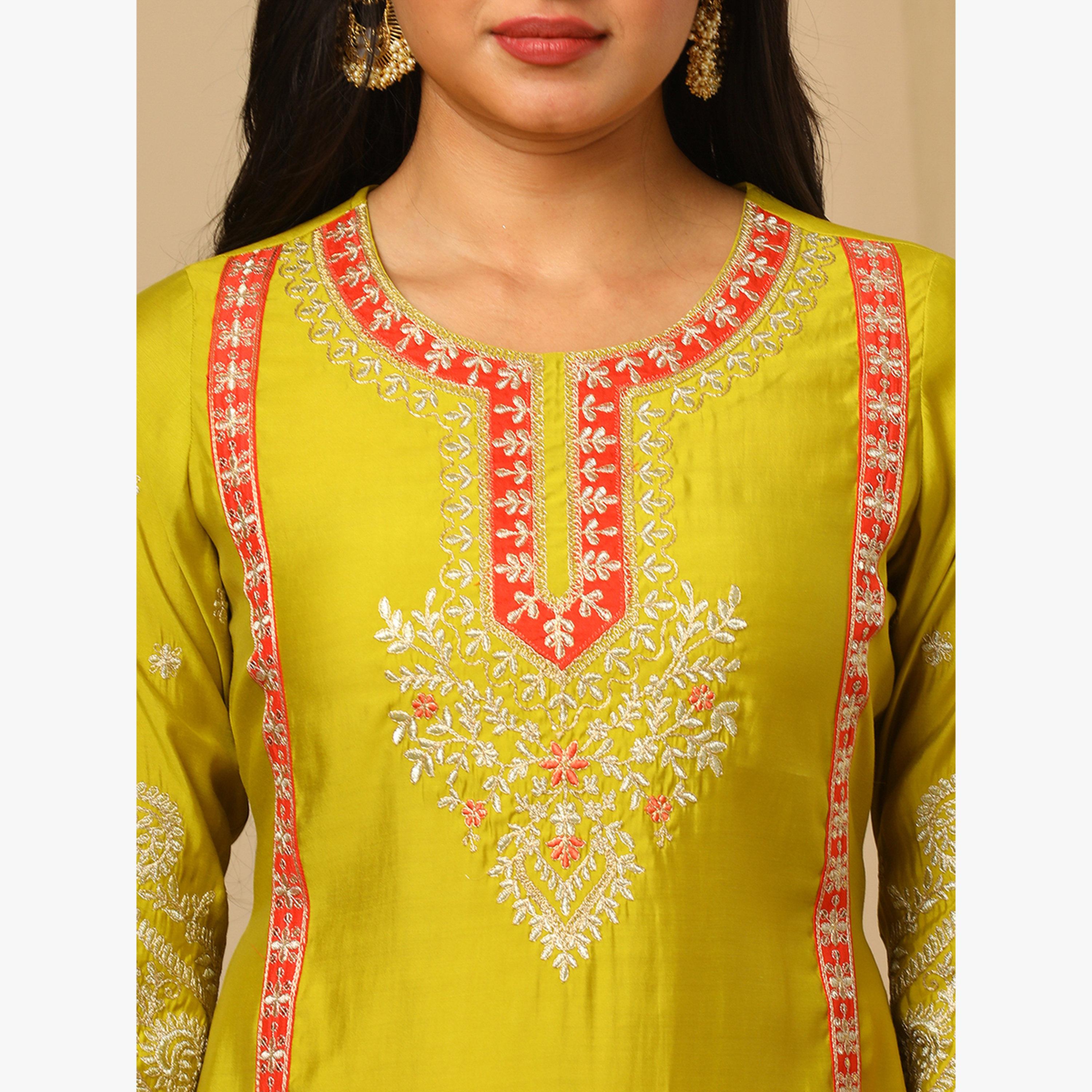 طقم كورتا مستقيمة احتفالية مطرزة بزاري مع بنطال وشيلة مزينة بالدانتيل-women-clothing-ethnicwear-kurtasets-image-3
