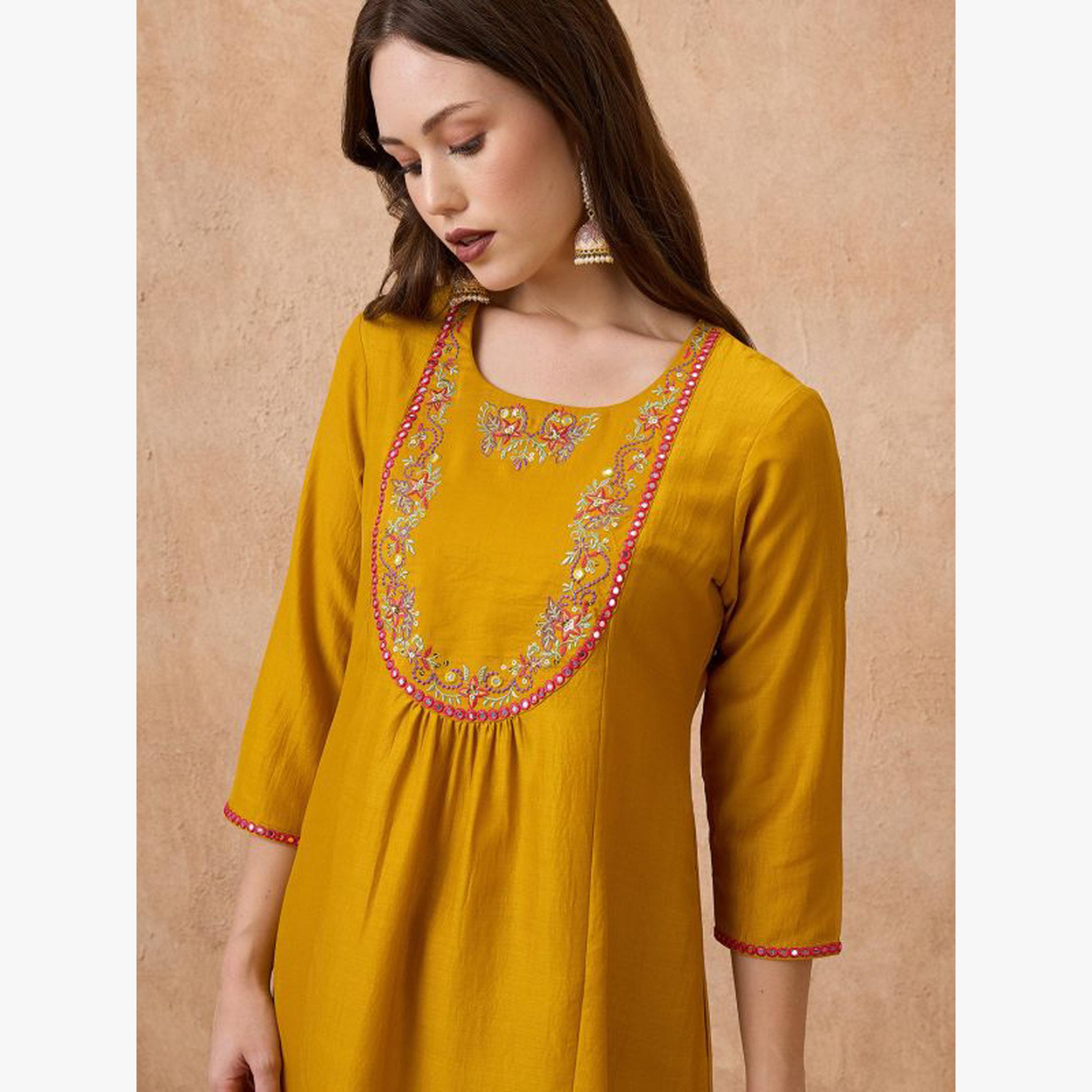 Globus X Styli Sequin Embroidered Yoke Kurta, Pants and Dupatta Festive Set-women-clothing-ethnicwear-kurtasets-image-6