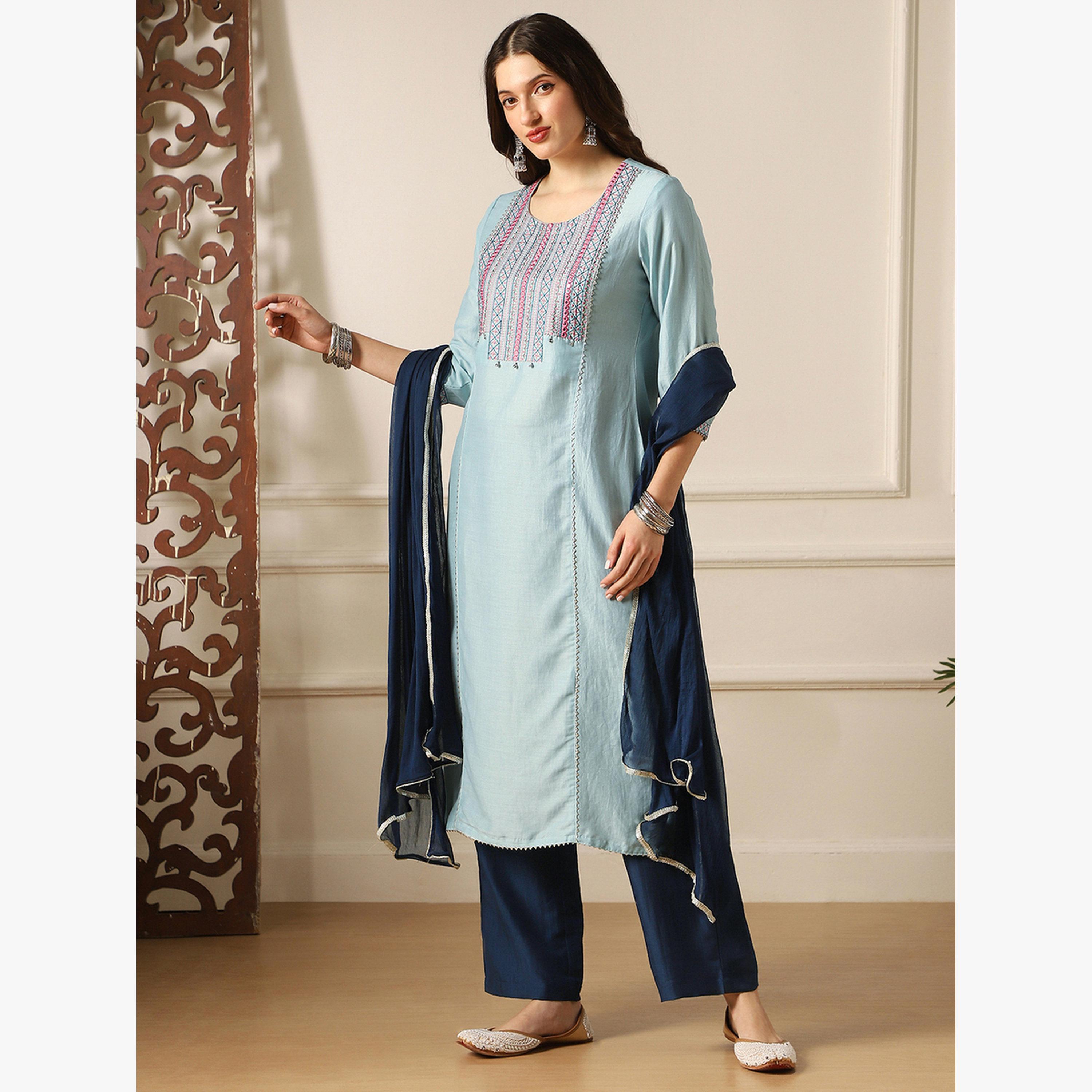 طقم كورتا مستقيمة احتفالية مطرزة عند الصدر مع بنطال وشيلة-women-clothing-ethnicwear-kurtasets-image-2
