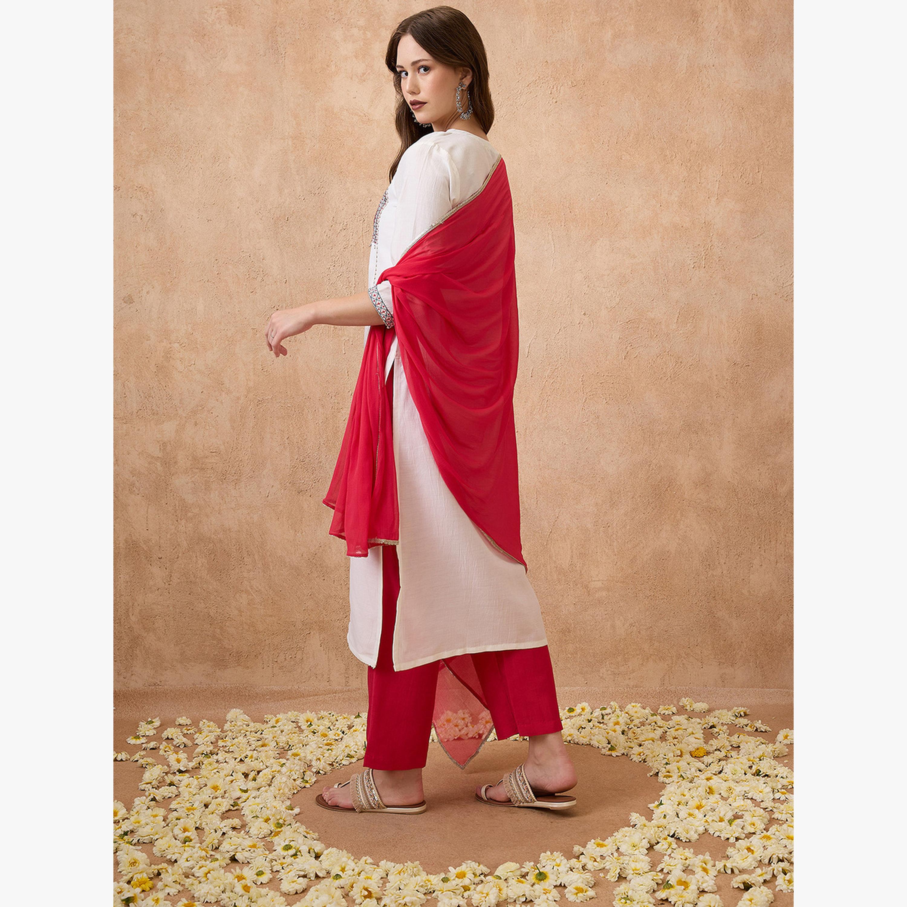 طقم كورتا مستقيمة مطرزة عند الصدر مع بنطال وشيلة بطابع عرقي-women-clothing-ethnicwear-kurtasets-image-3