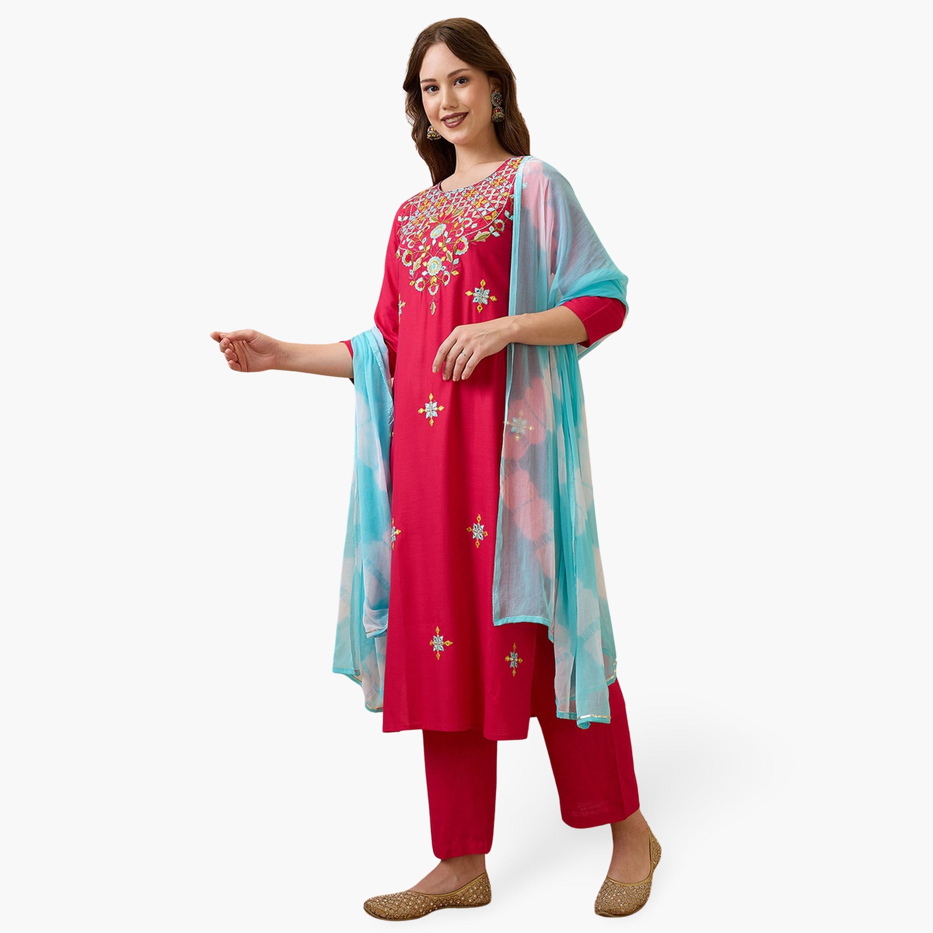 طقم كورتا مستقيمة وردية مطرزة بالزهور بياقة دائرية مع بنطال ودوباتا تاي داي-women-clothing-ethnicwear-kurtasets-image-1