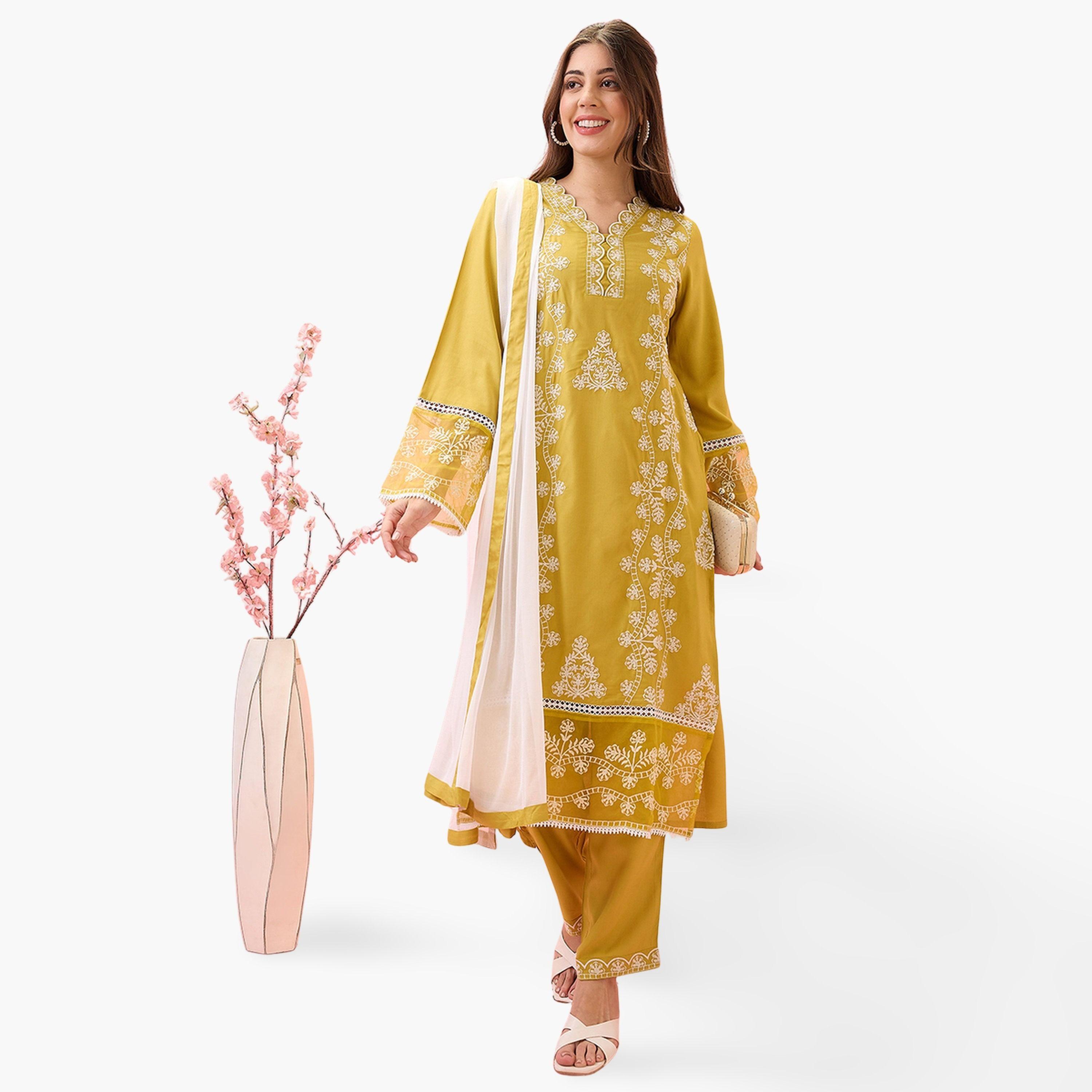 Globus X Styli Scalloped V-Neck Lace Insert Embroidered Straight Kurta and Pants Set-women-clothing-ethnicwear-kurtasets-image-1