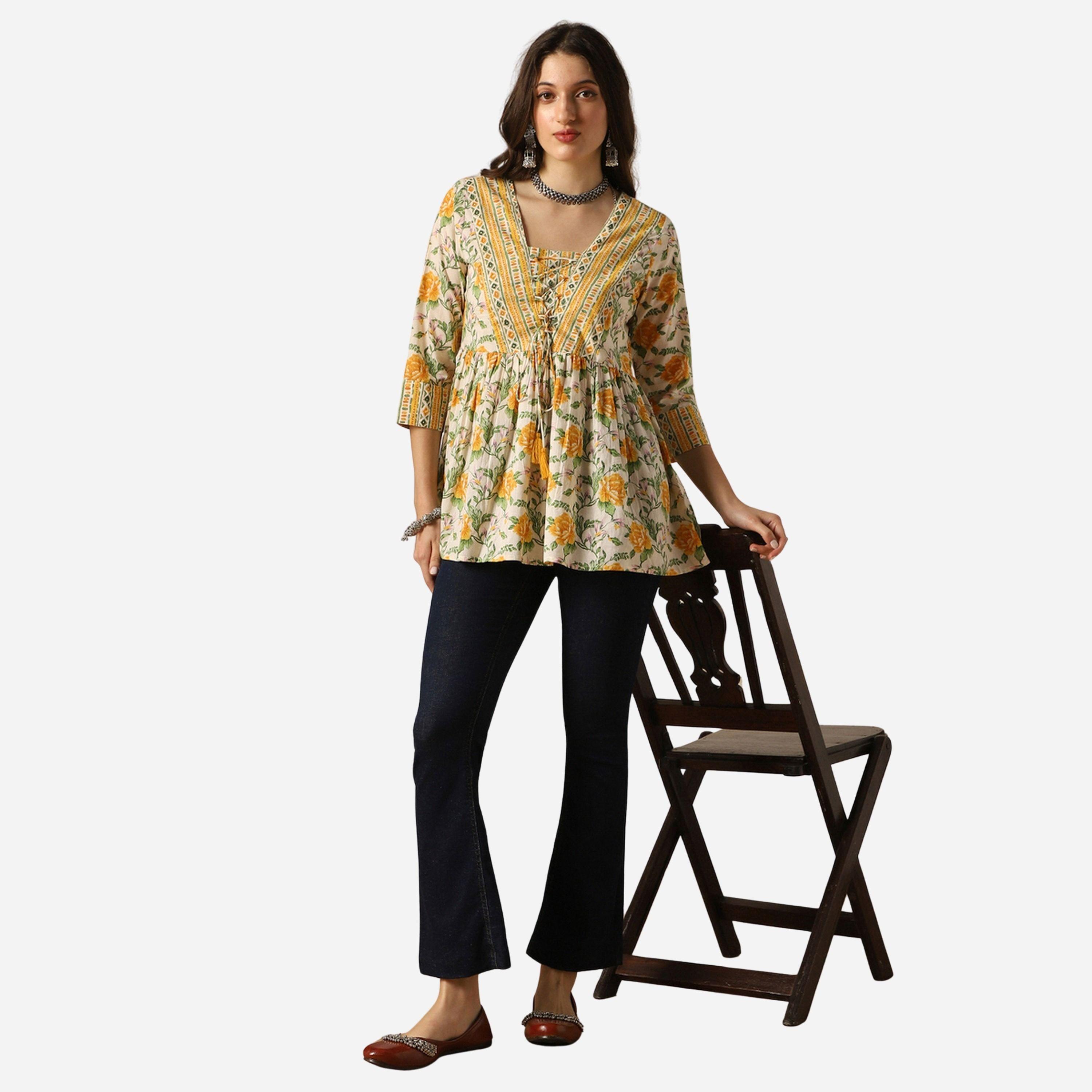 غلوبوص × ستايلي - تونيك مكشكش طبعة زهور ورقبة شكل سبعة مع أربطة وشرابات-women-clothing-shirtsandblouses-blouses-image-2