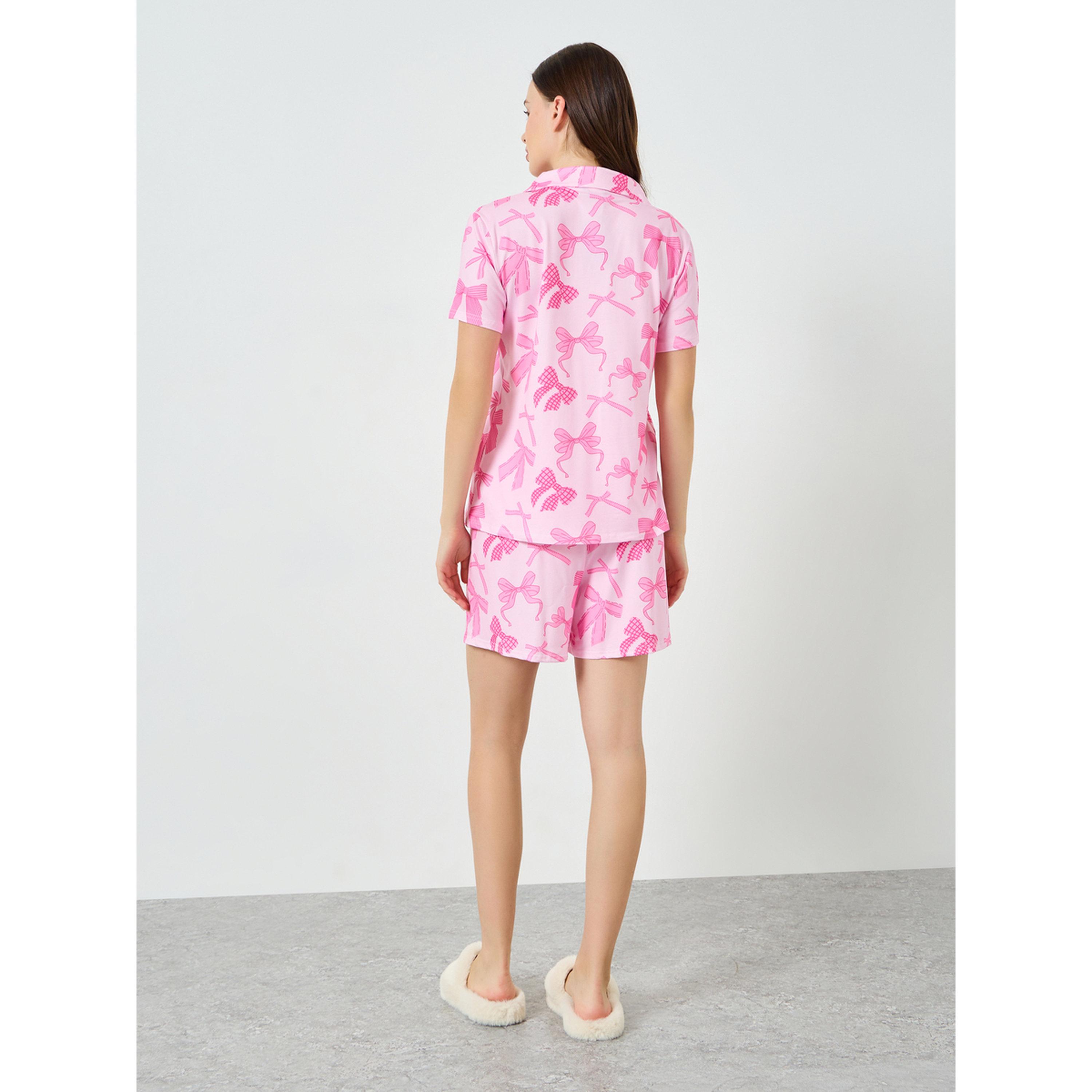 طقم من بلوزة بأزرار وطبعة عقدة وشورت-women-clothing-nightwear-pyjamas-shortsets-image-3