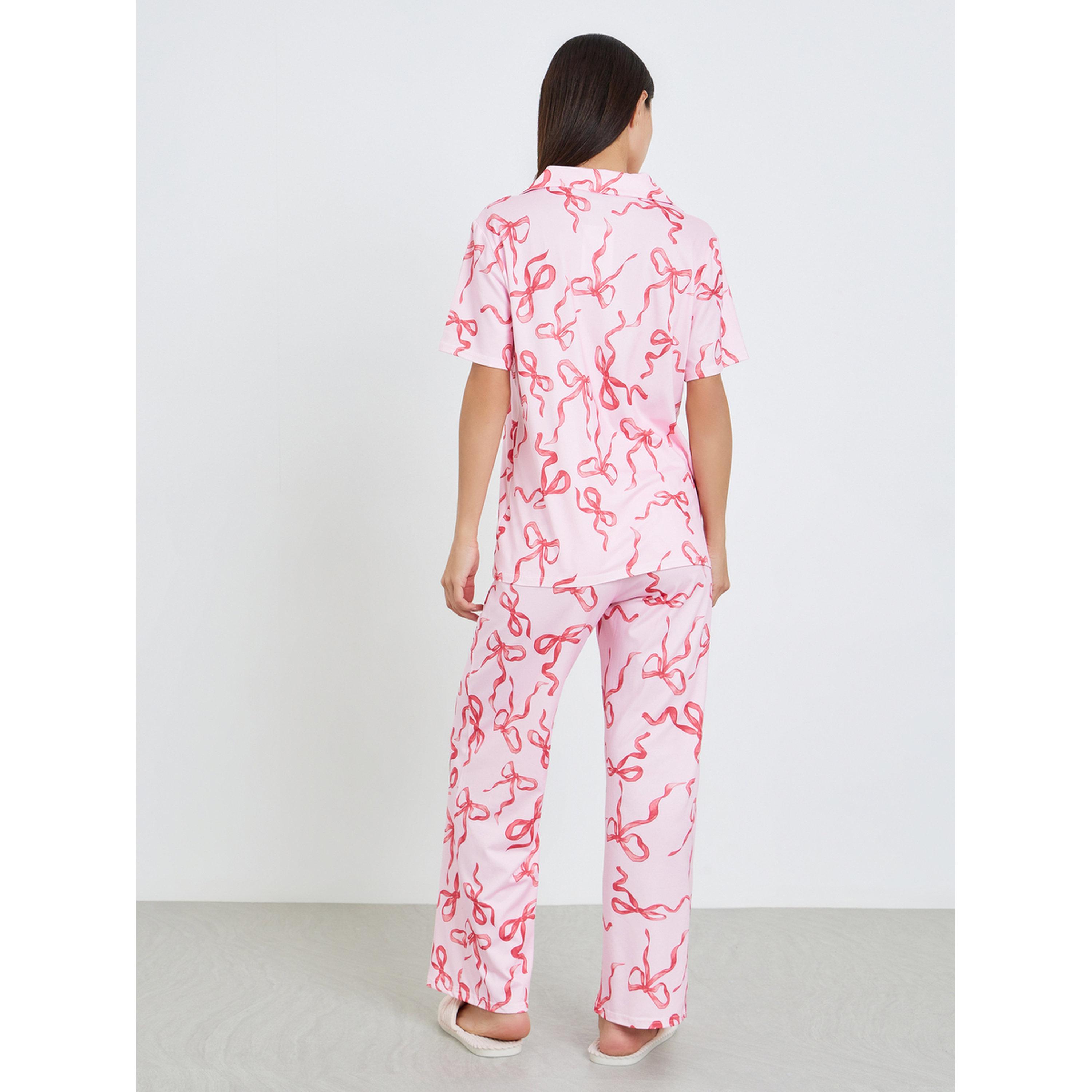 طقم بيجاما من بنطال وبلوزة بأزرار وطبعة فيونكة-women-clothing-nightwear-pyjamas-longsets-image-4