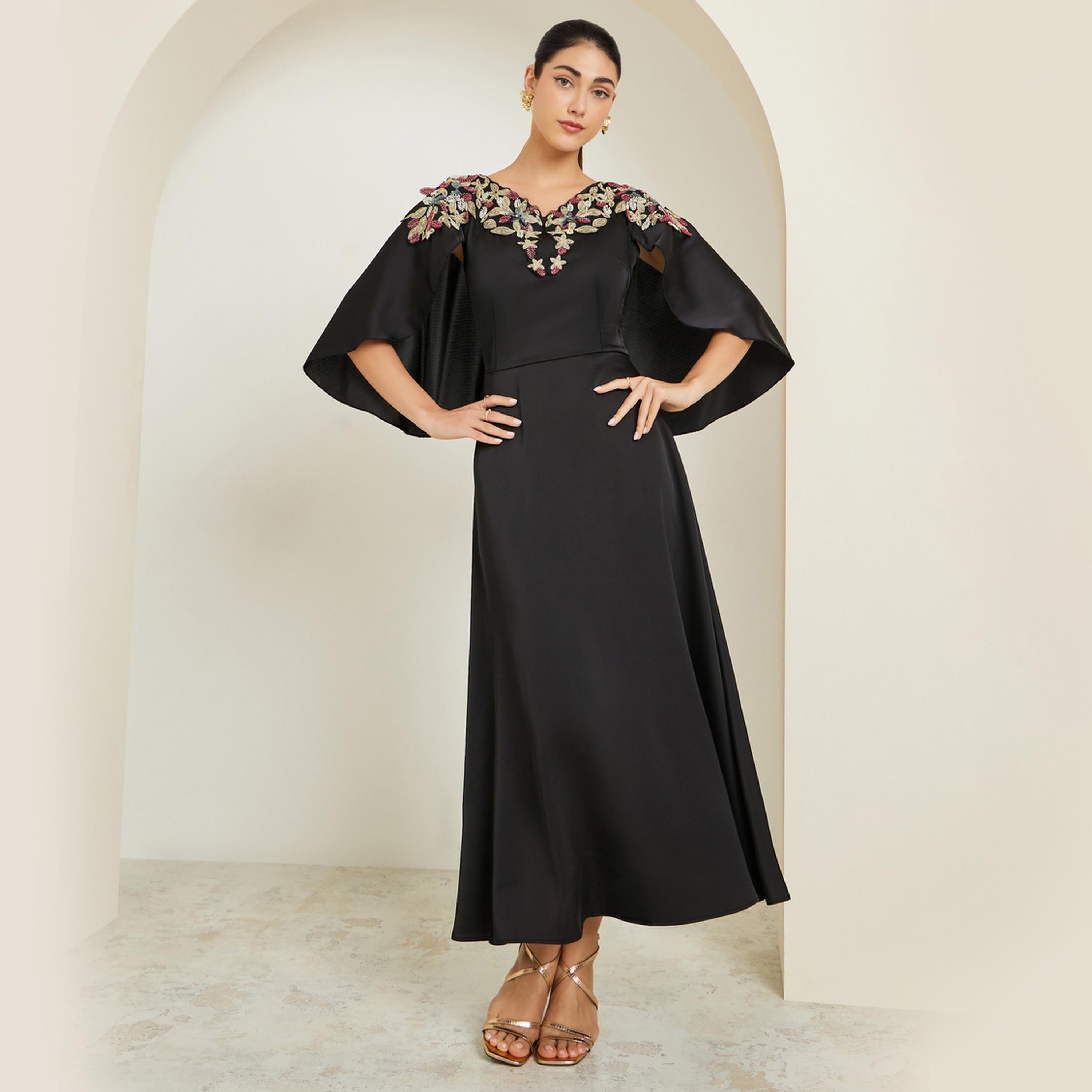 ستايلي - فستان ماكسي مزين بأكمام واسعة لون أسود-women-clothing-dresses-image-1