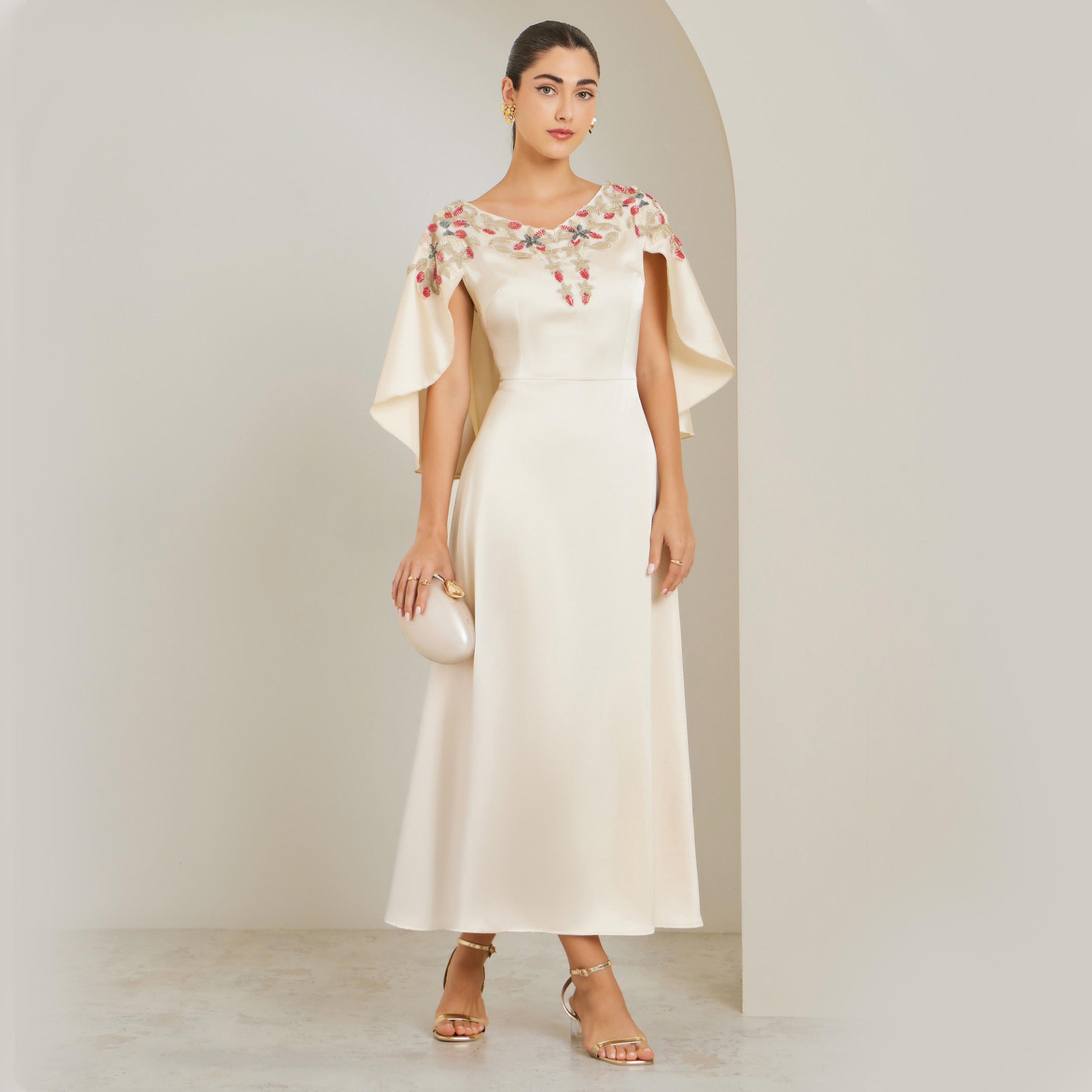 ستايلي - فستان ماكسي بأكمام واسعة مطرزة لون كريمي-women-clothing-dresses-image-1