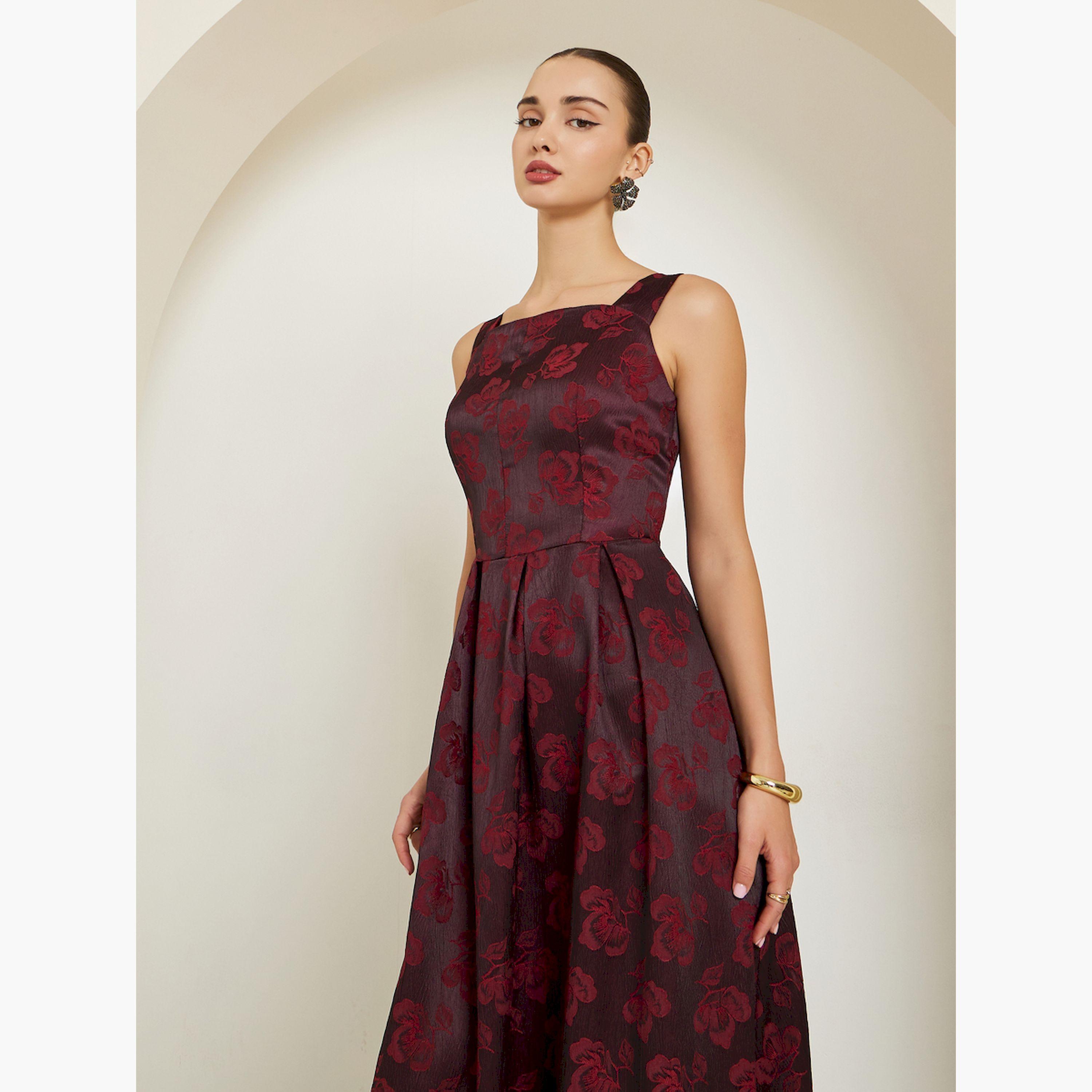 فستان طويل بلا أكمام مزين بكسرات وطبعة زهور-women-clothing-dresses-image-2