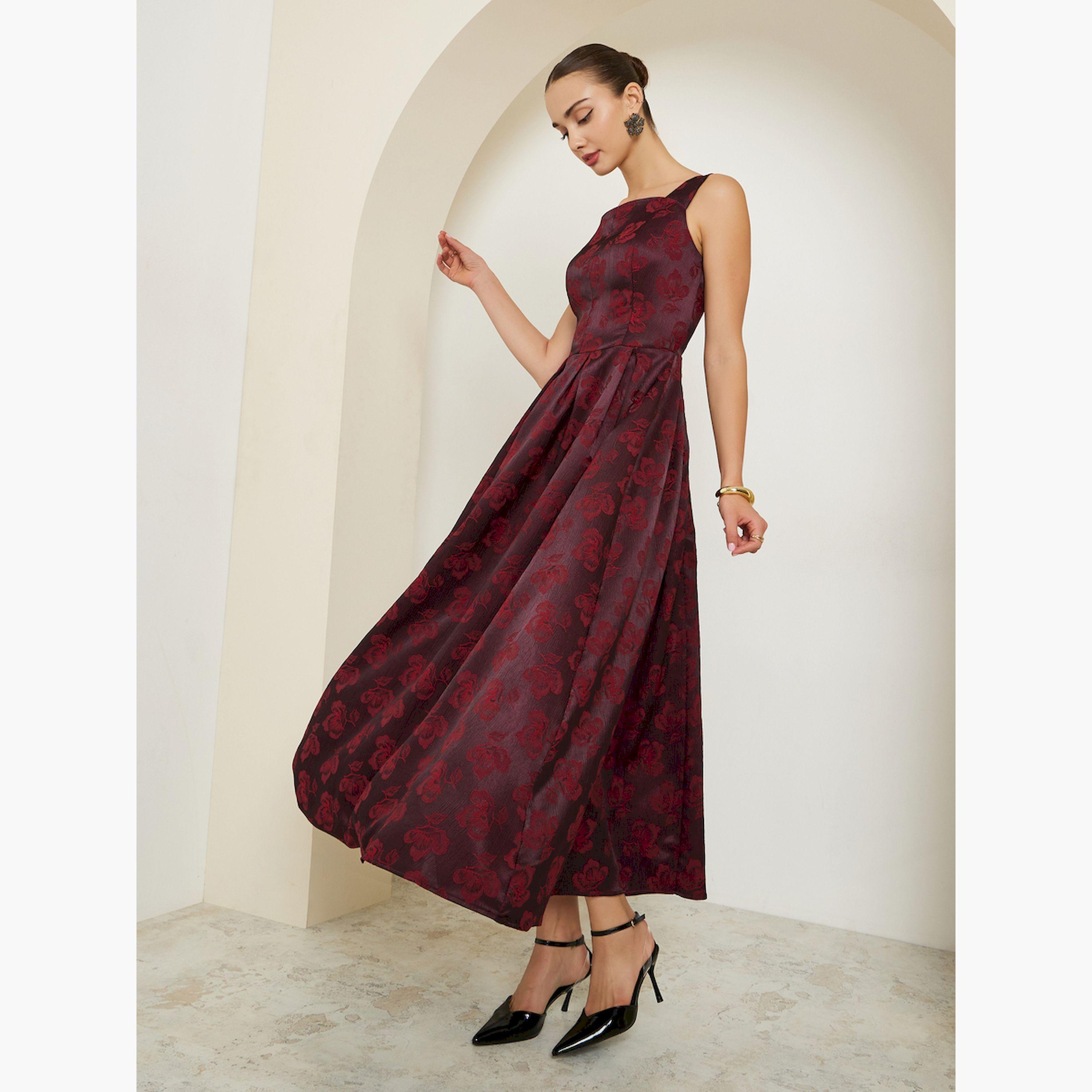 فستان طويل بلا أكمام مزين بكسرات وطبعة زهور-women-clothing-dresses-image-3