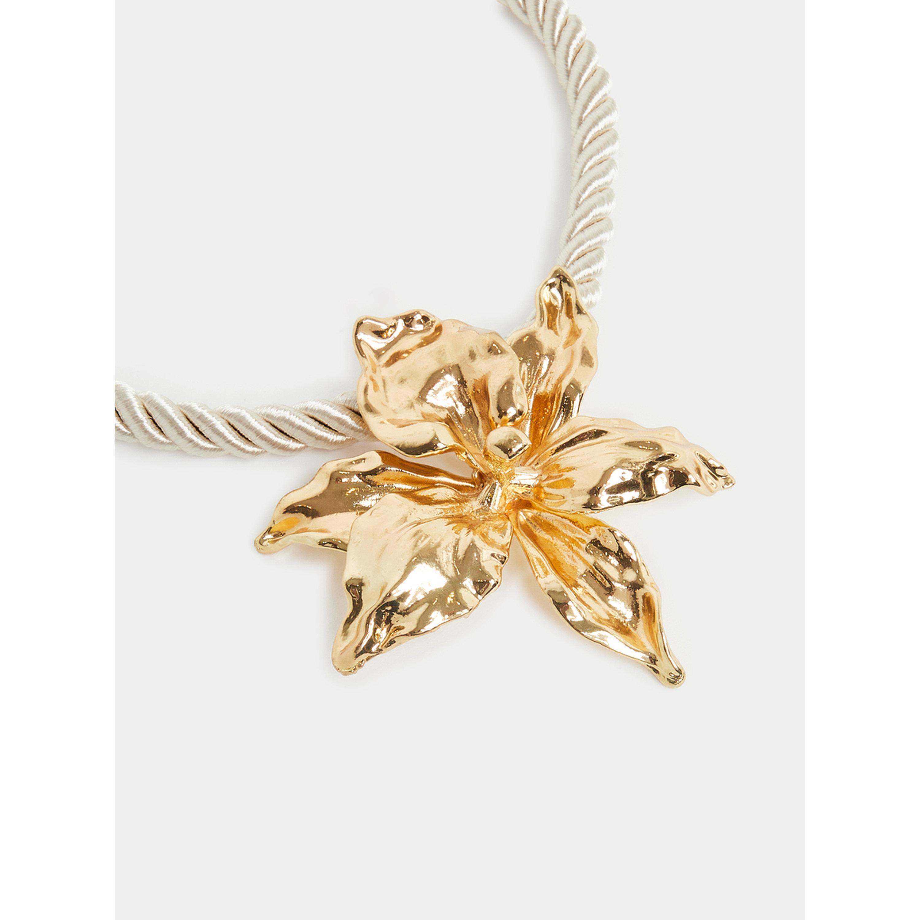 عقد بارز بتصميم زهور-women-watchesandjewellery-jewellery-necklacesandpendants-image-4