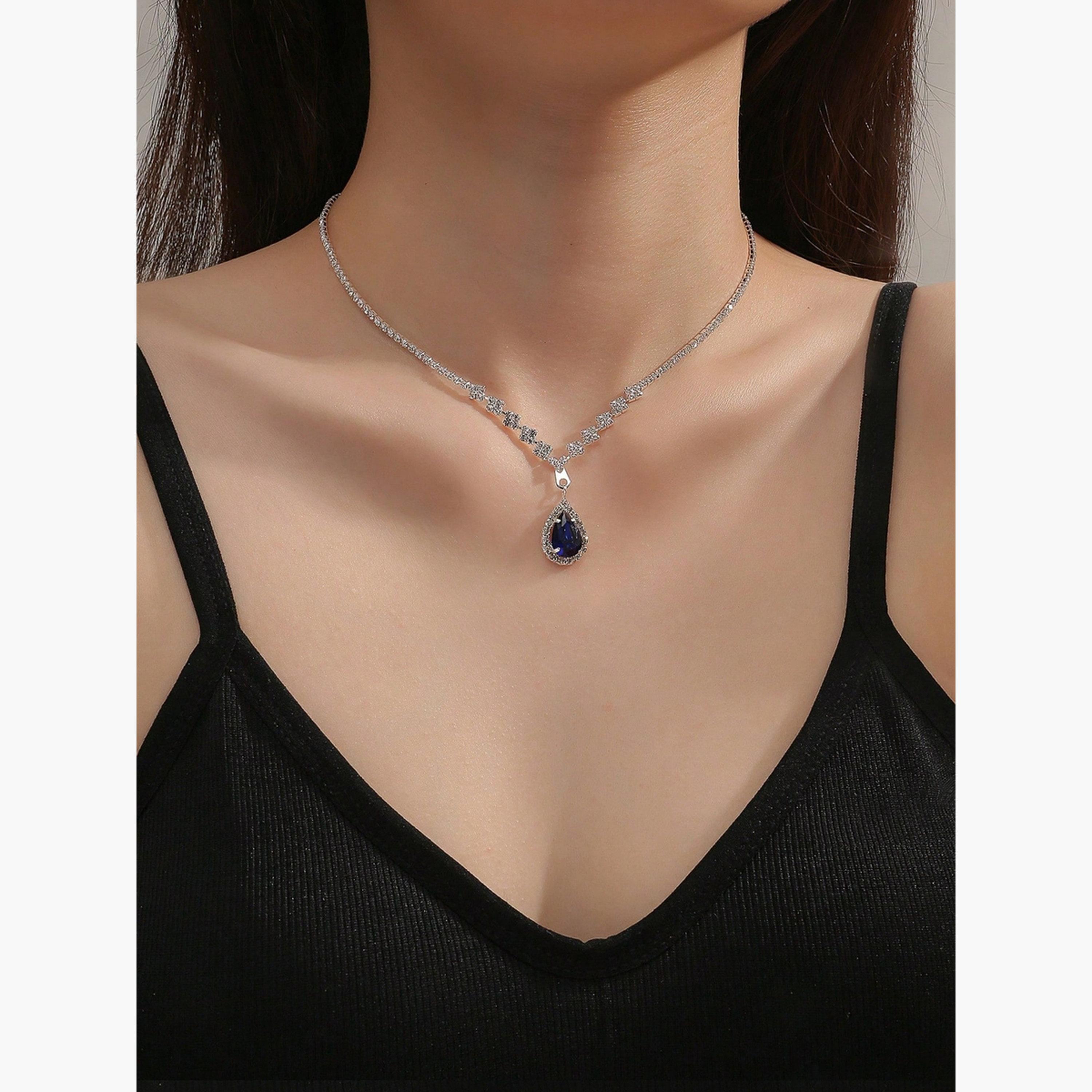 عقد مزين بدلاية متدلية بنمط متناقض-women-watchesandjewellery-jewellery-necklacesandpendants-image-2