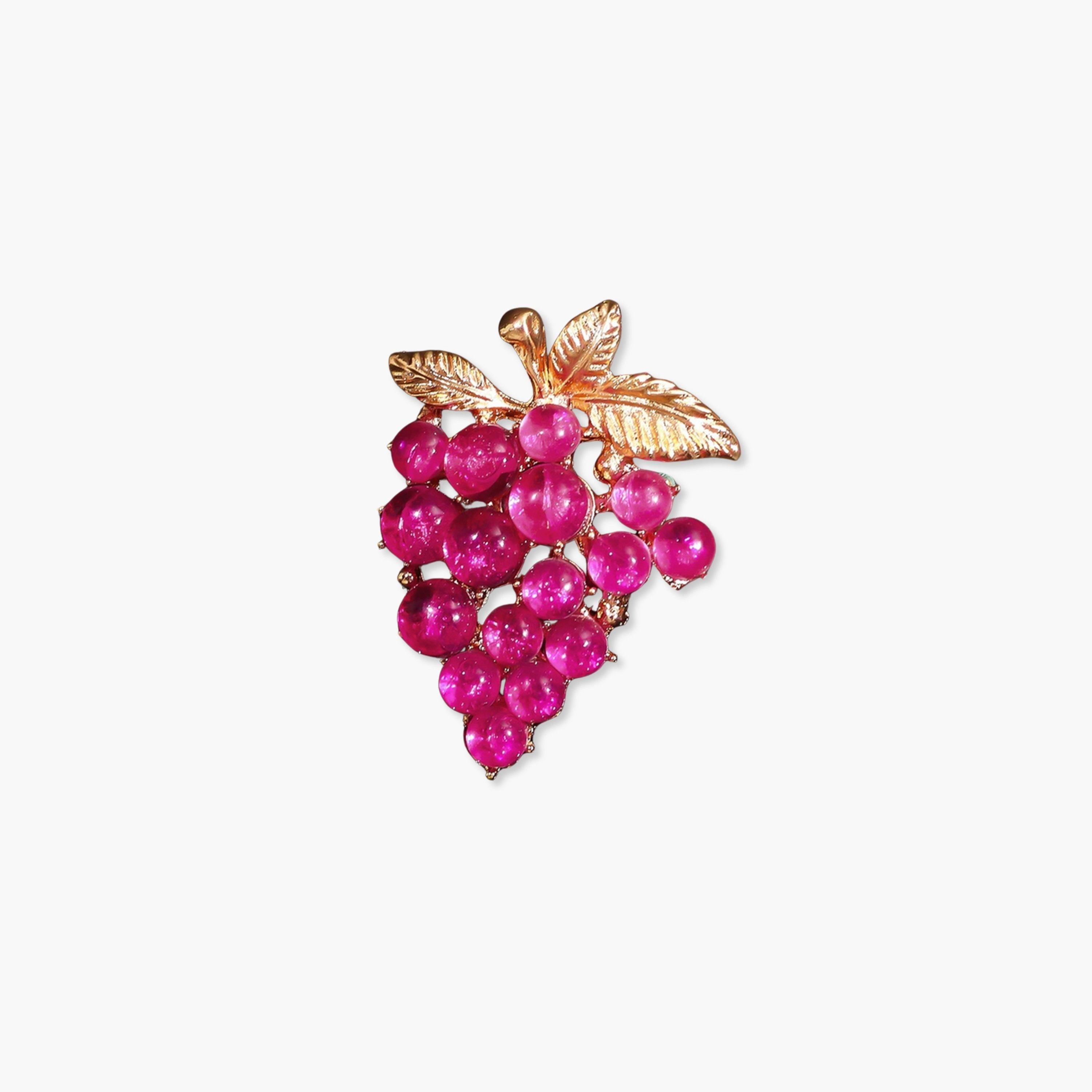 بروش مزين على شكل عنب بنمط متناقض-women-watchesandjewellery-jewellery-brooches-image-1