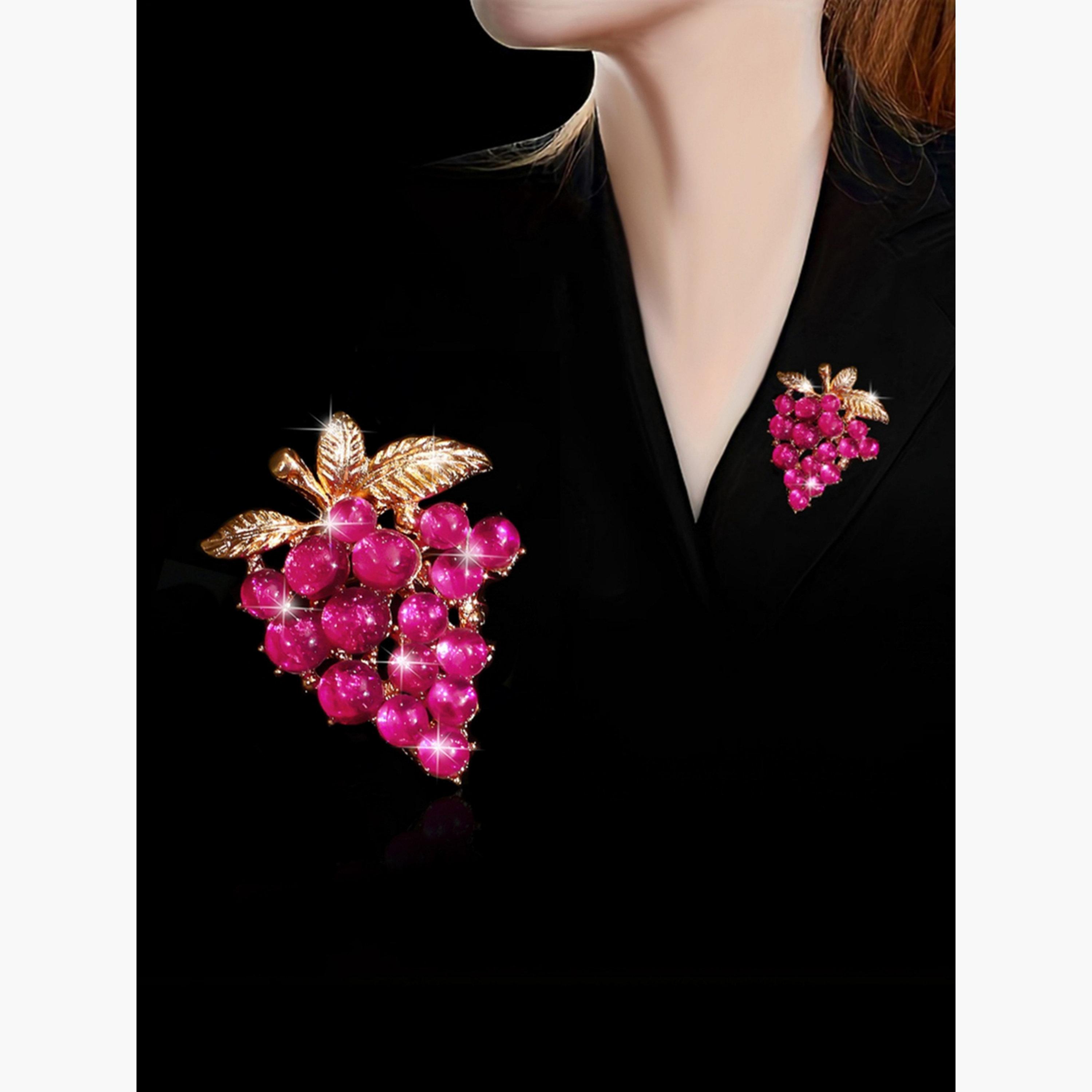 بروش مزين على شكل عنب بنمط متناقض-women-watchesandjewellery-jewellery-brooches-image-2