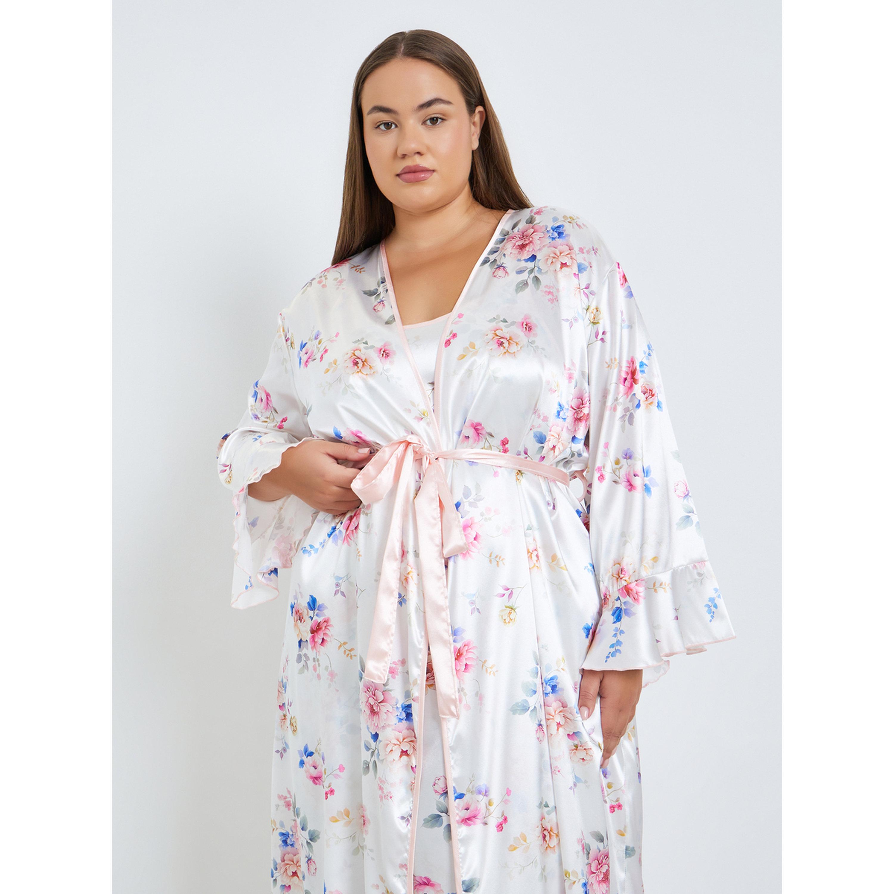 طقم من روب بطبعة زهور وفستان ستان بحمالات مقاسات كبيرة-women-clothing-nightwear-robes-image-2