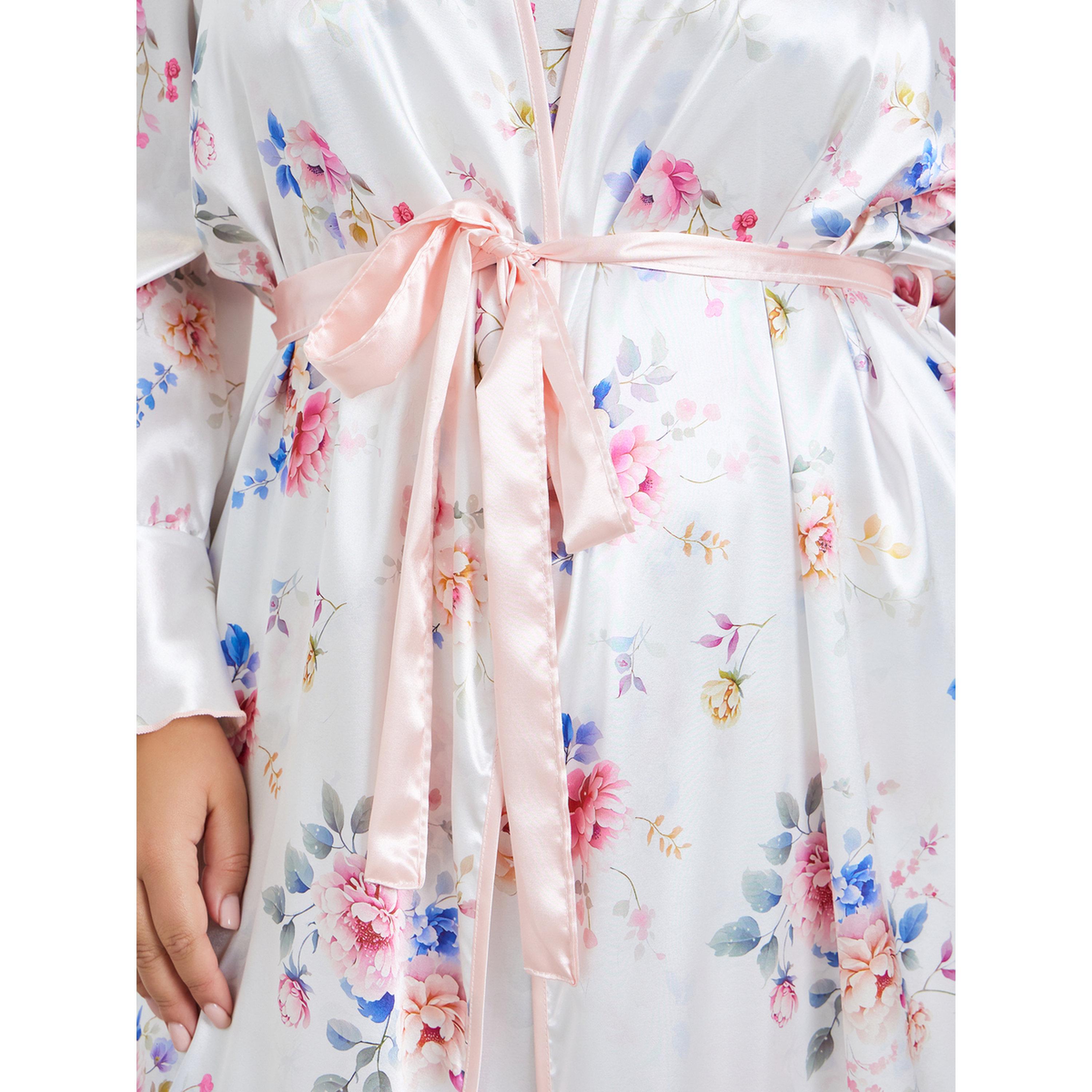 طقم من روب بطبعة زهور وفستان ستان بحمالات مقاسات كبيرة-women-clothing-nightwear-robes-image-5