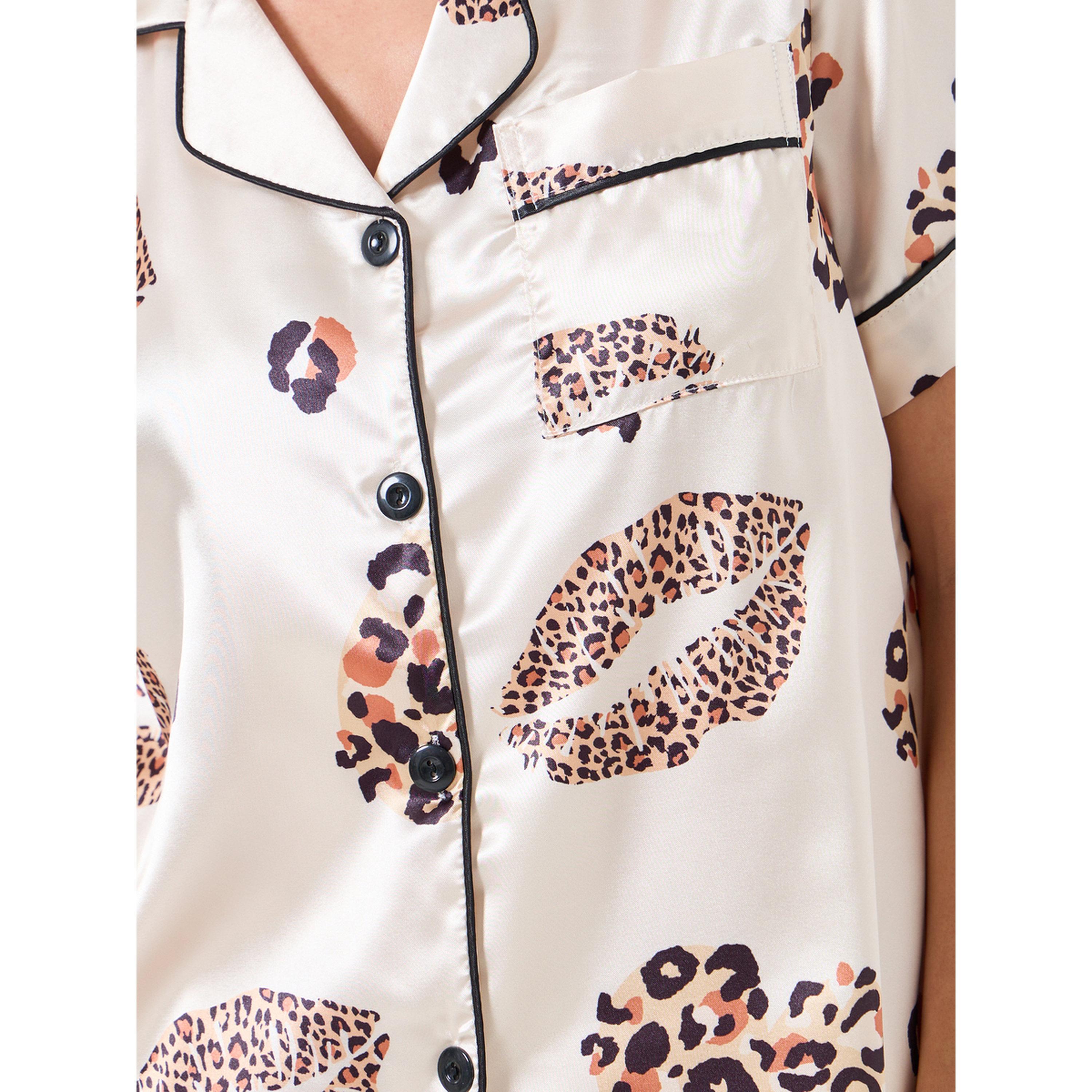 طقم بيجاما وقميص ساتان بطبعة جرافيك-women-clothing-nightwear-pyjamas-longsets-image-5