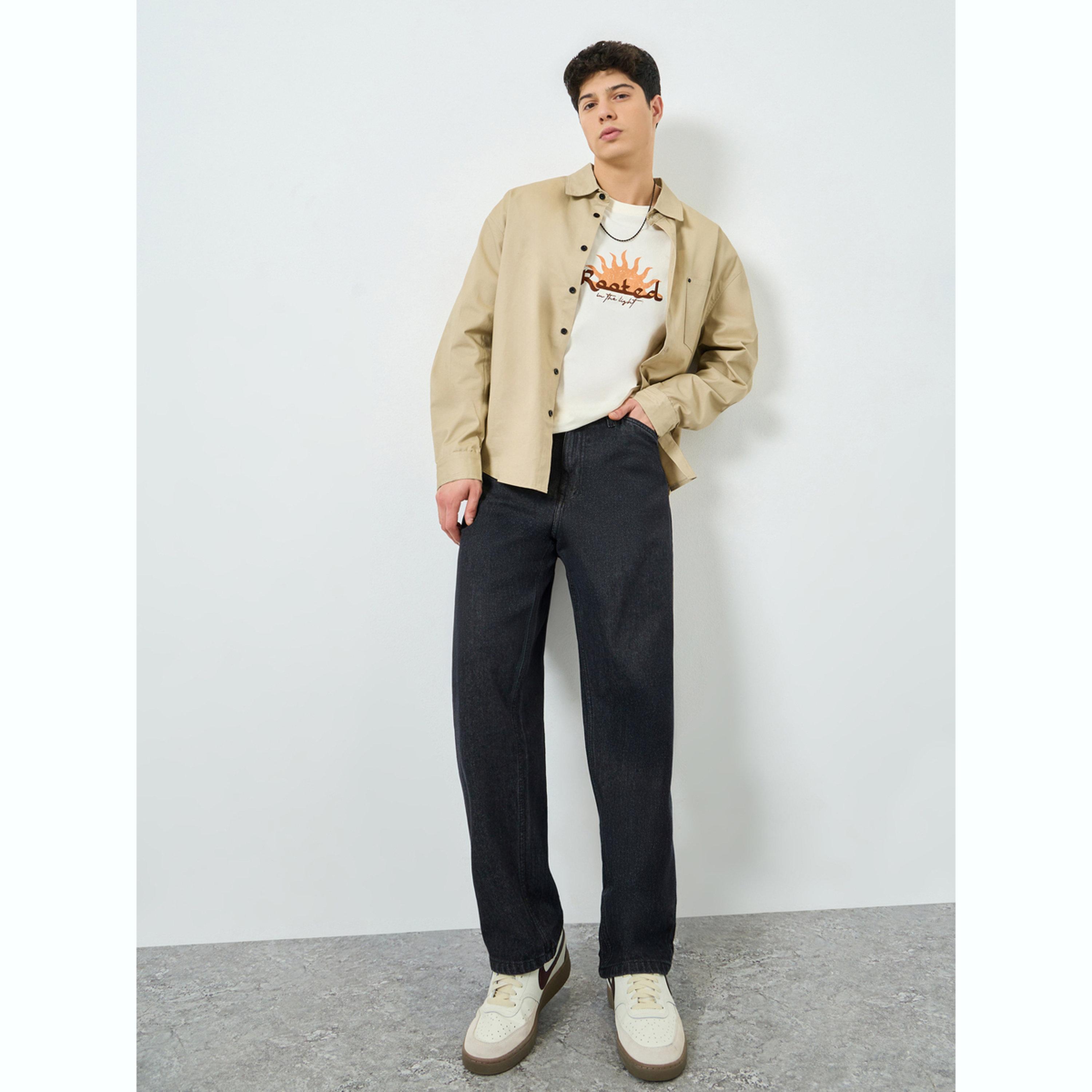 بنطال جينز رجالي بقصة مريحة ومظهر لافت مع تفاصيل درزات-men-clothing-bottoms-jeans-image-2