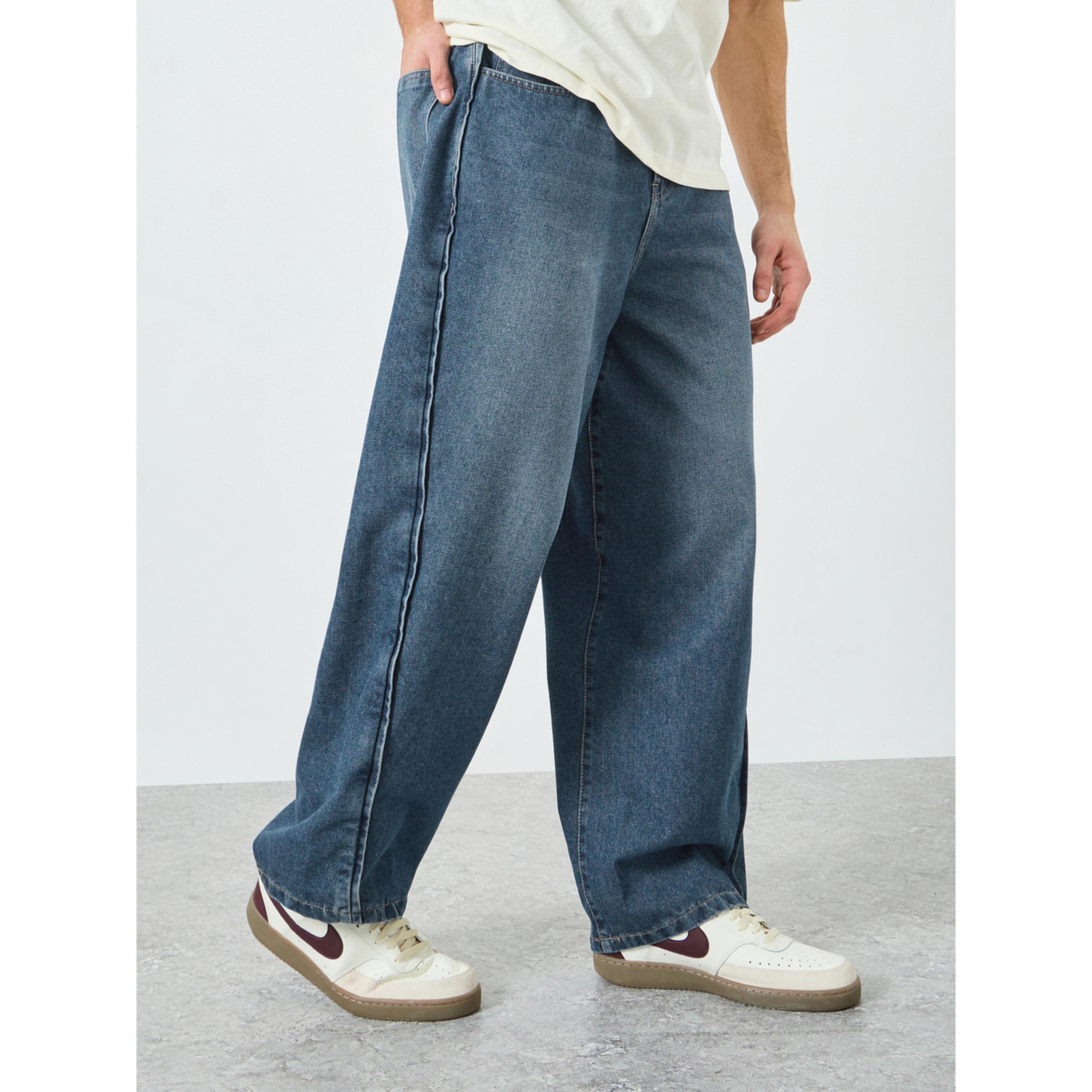 جينز بقصة باجي وتفاصيل مشطوفة-men-clothing-bottoms-jeans-image-1