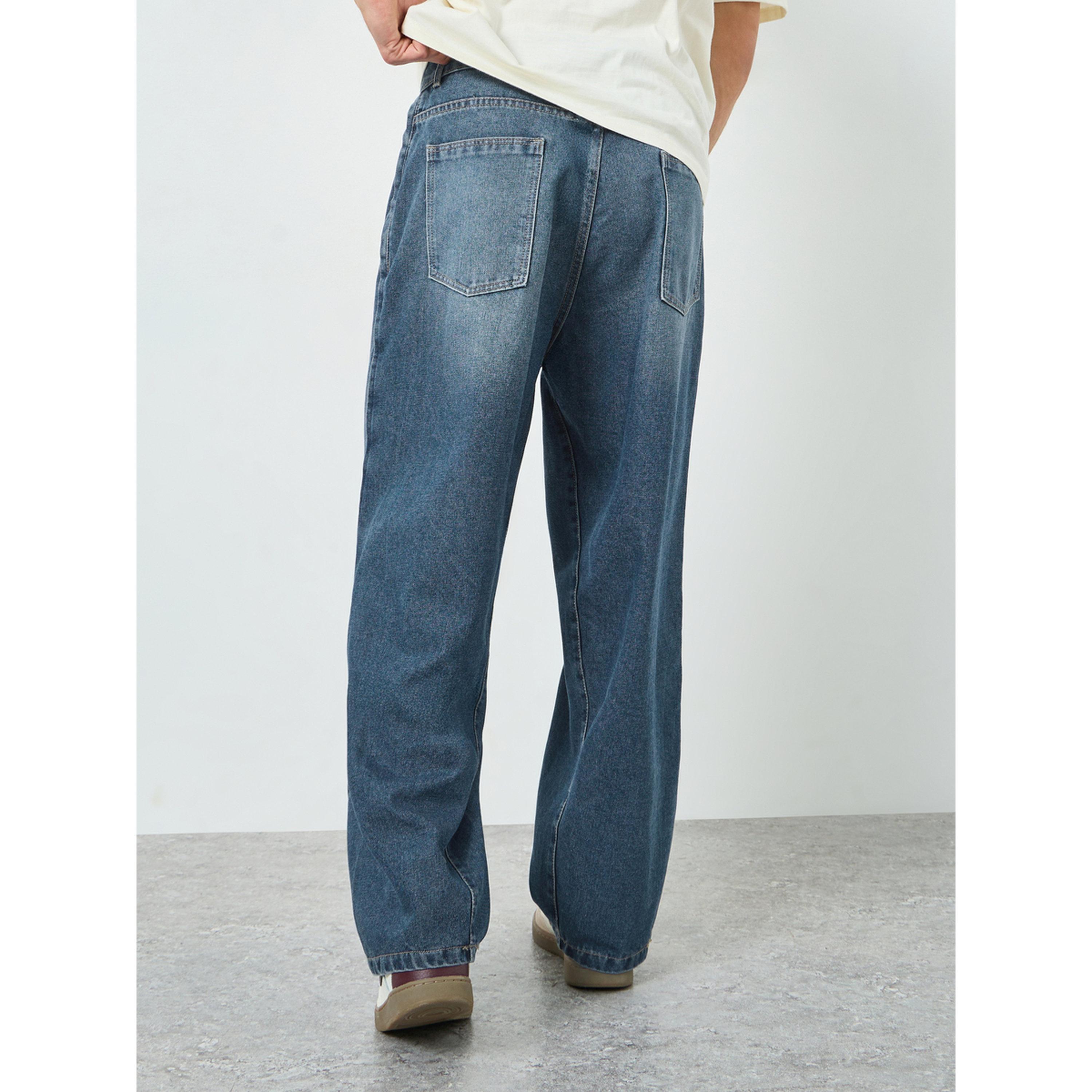 جينز بقصة باجي وتفاصيل مشطوفة-men-clothing-bottoms-jeans-image-4