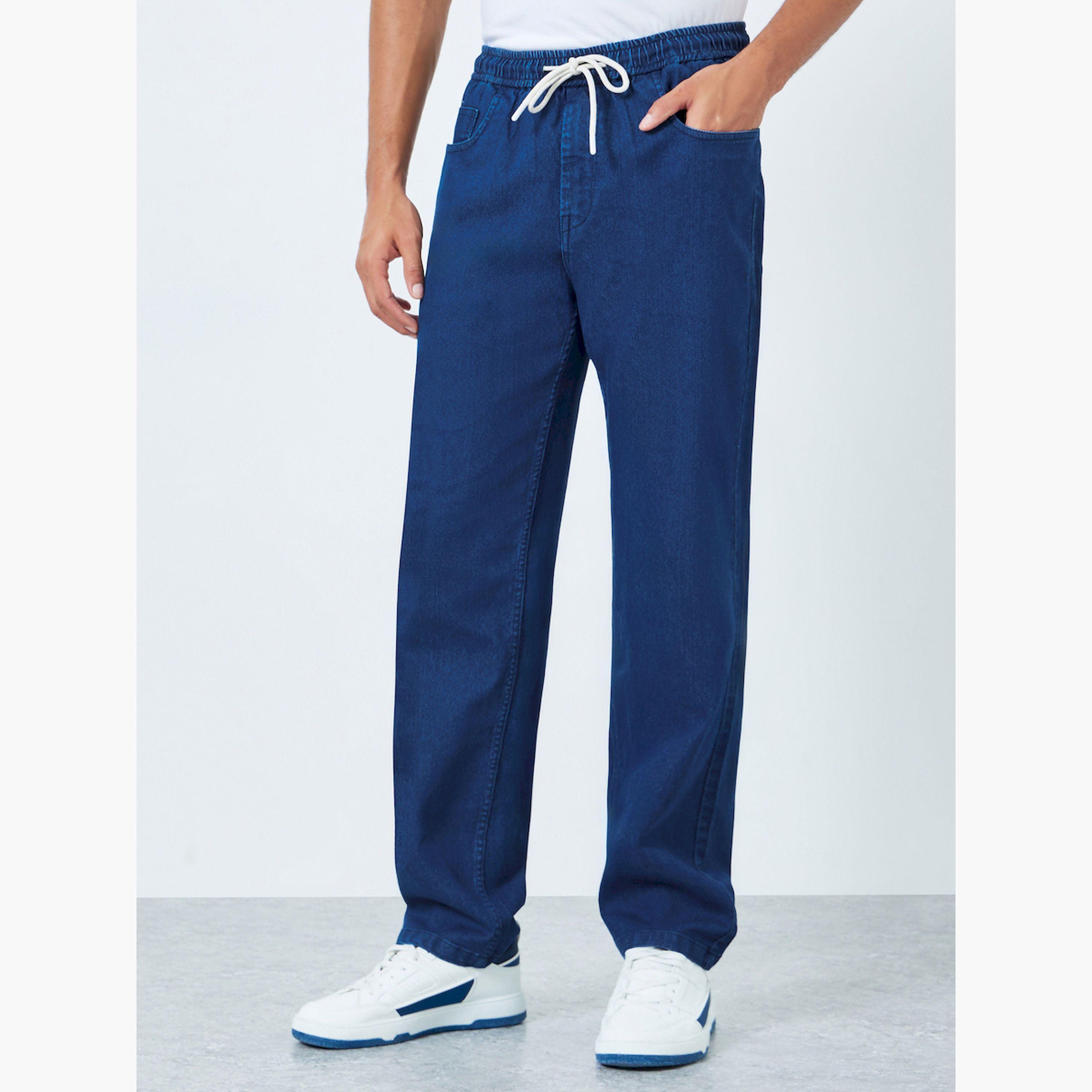 بنطال جينز برباط وقصة مريحة للرجال-men-clothing-bottoms-jeans-image-1