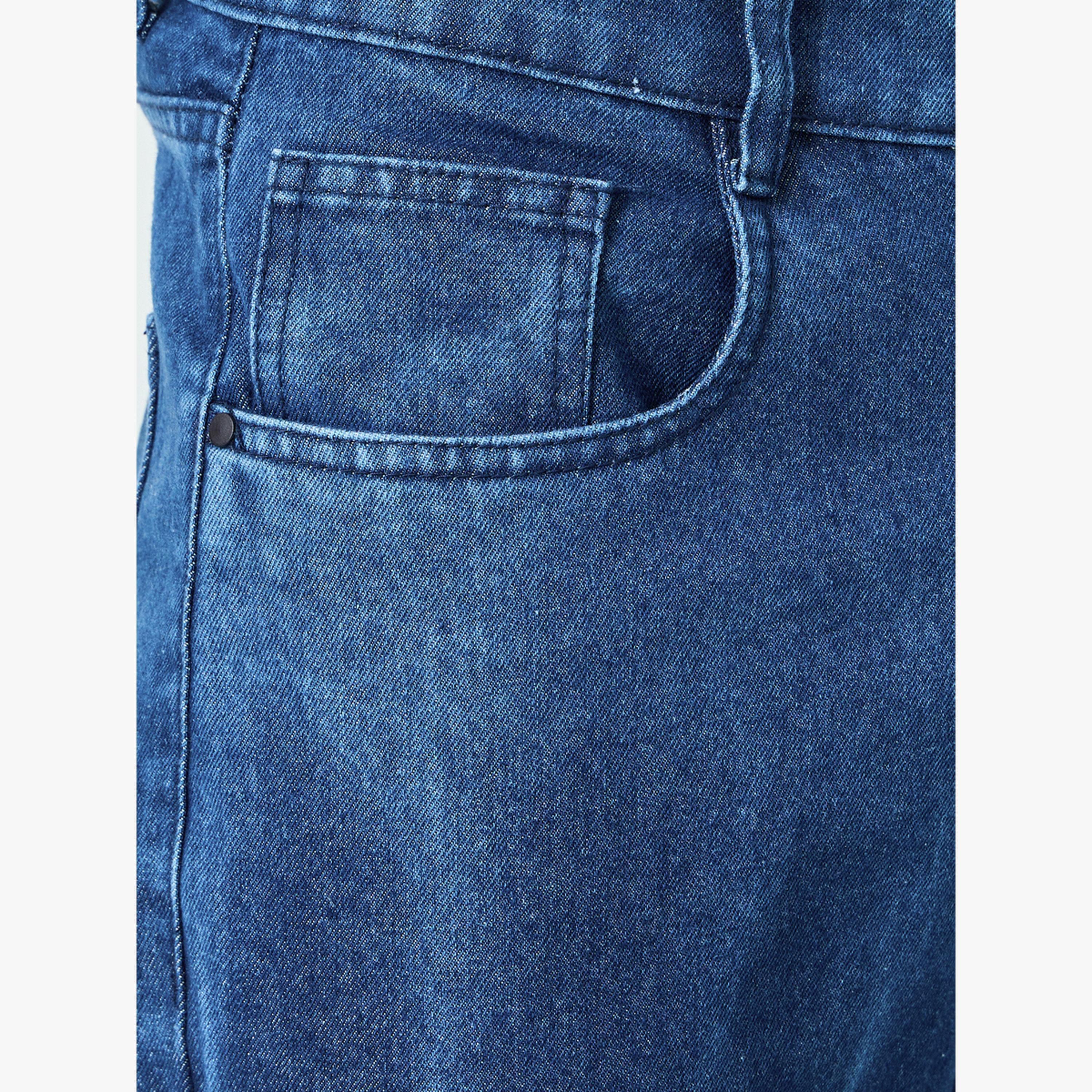 جينز بتفاصيل مشطوفة وقصة سائبة-men-clothing-bottoms-jeans-image-3