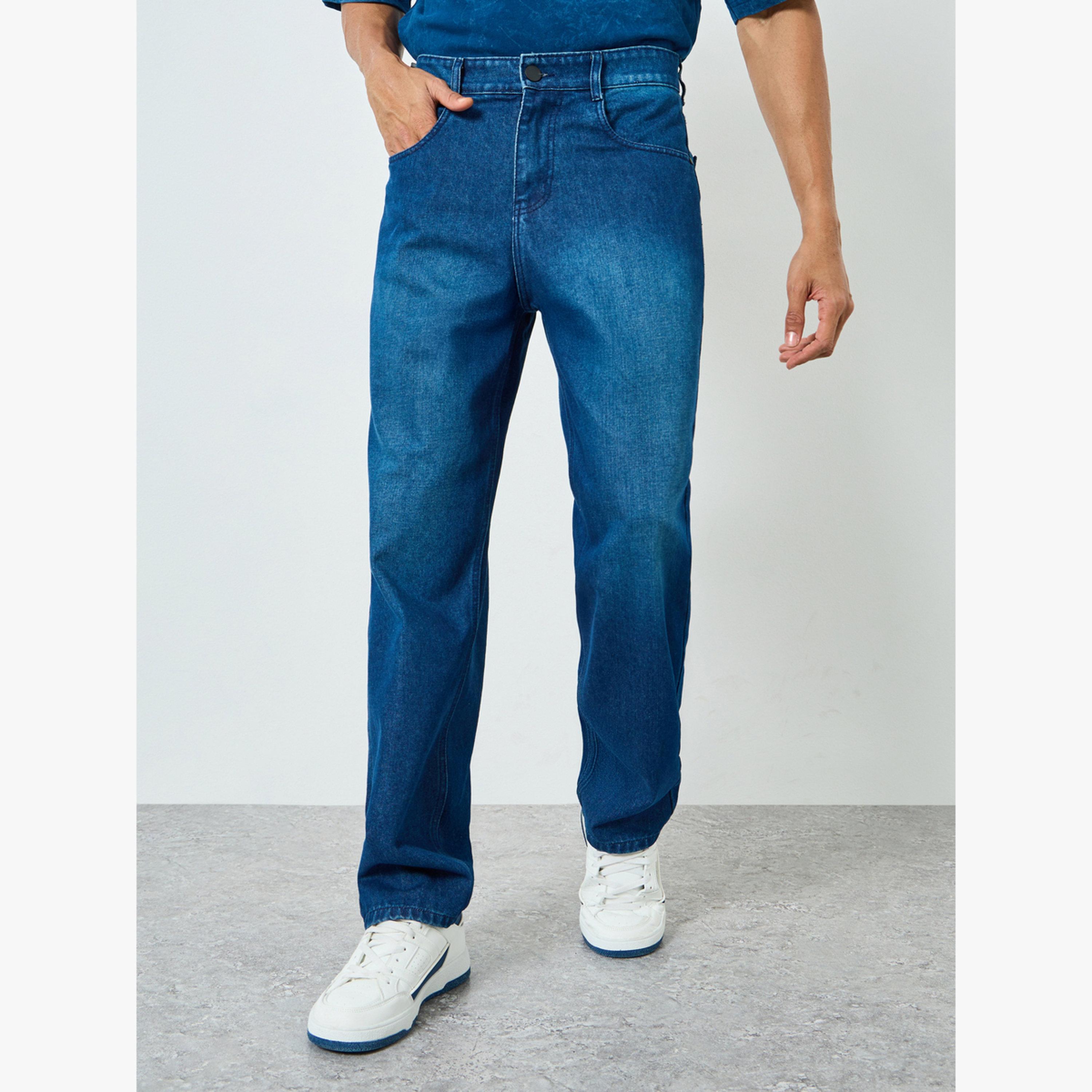 جينز بتفاصيل مشطوفة وقصة سائبة-men-clothing-bottoms-jeans-image-1