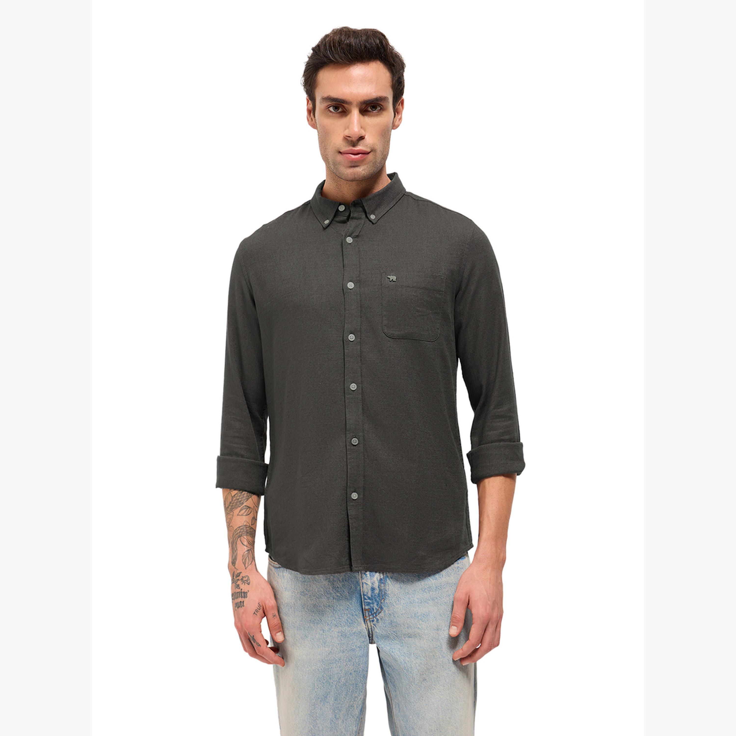 ذا بير هاوس × ستايلي - قميص رجالي قطني سادة بقصة ضيقة لإطلالة الكاجوال-men-clothing-shirts-image-3