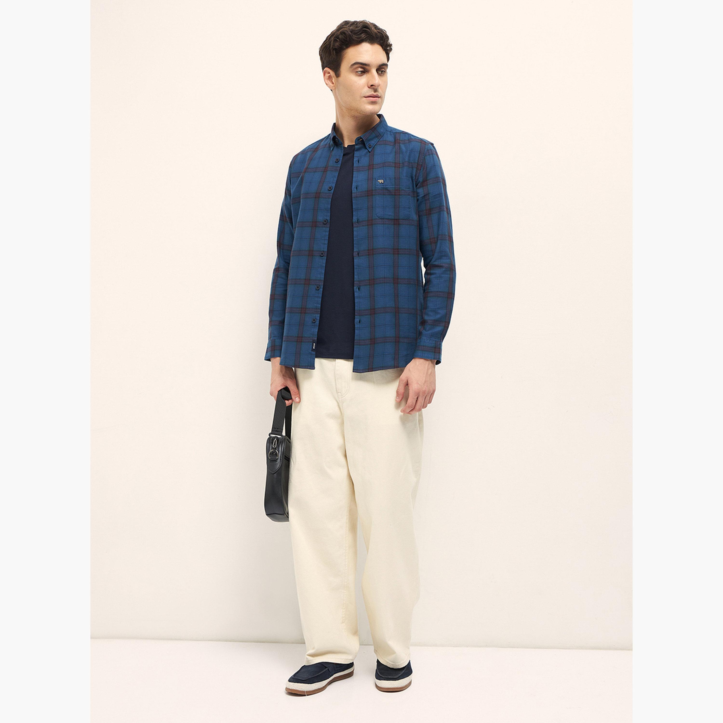ذا بير هاوس × ستايلي - قميص رجالي قطني بنقشة مربعات وقصة ضيقة-men-clothing-shirts-image-2