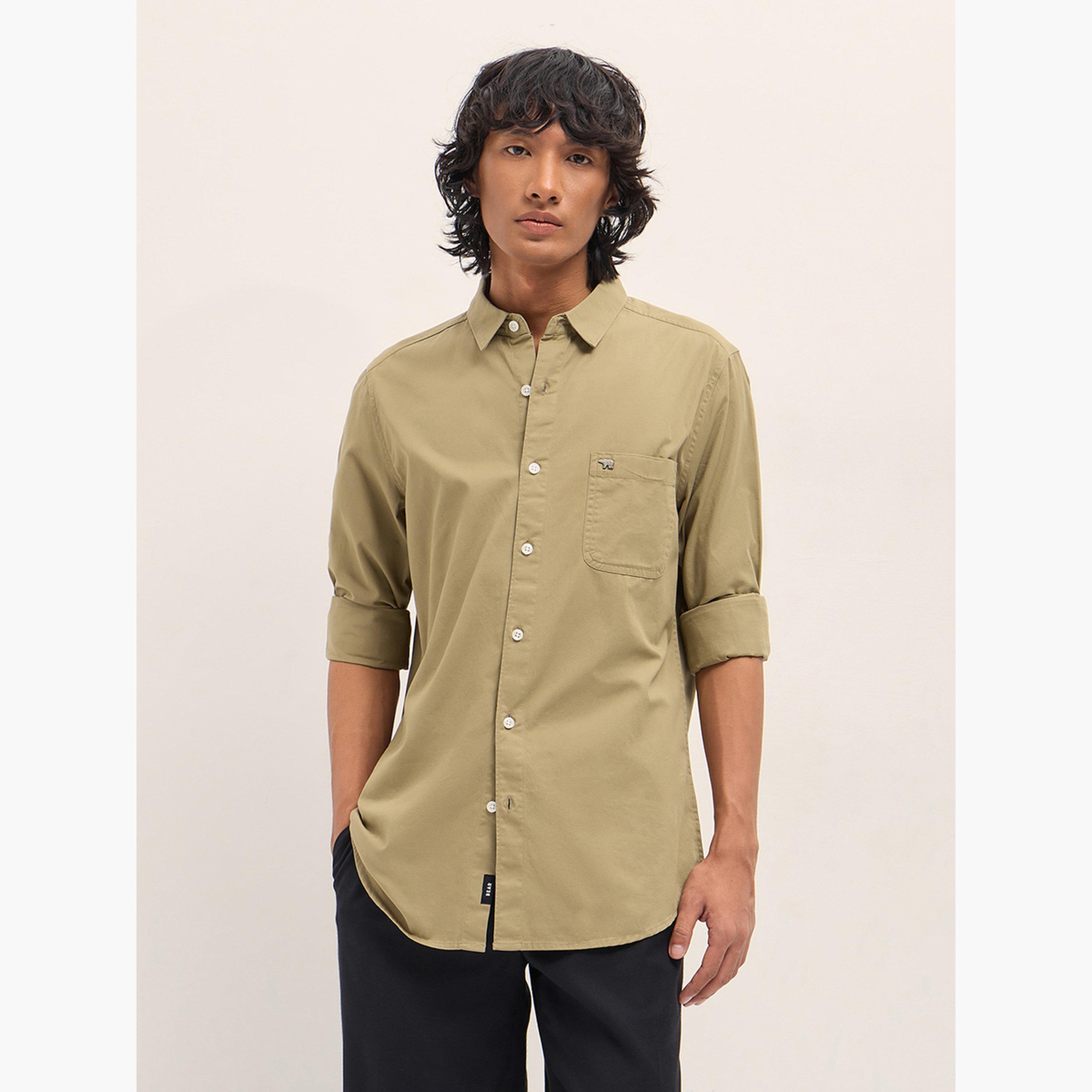 ذا بير هاوس × ستايلي - قميص رجالي قطني سادة بقصة ضيقة لإطلالة الكاجوال-men-clothing-shirts-image-5