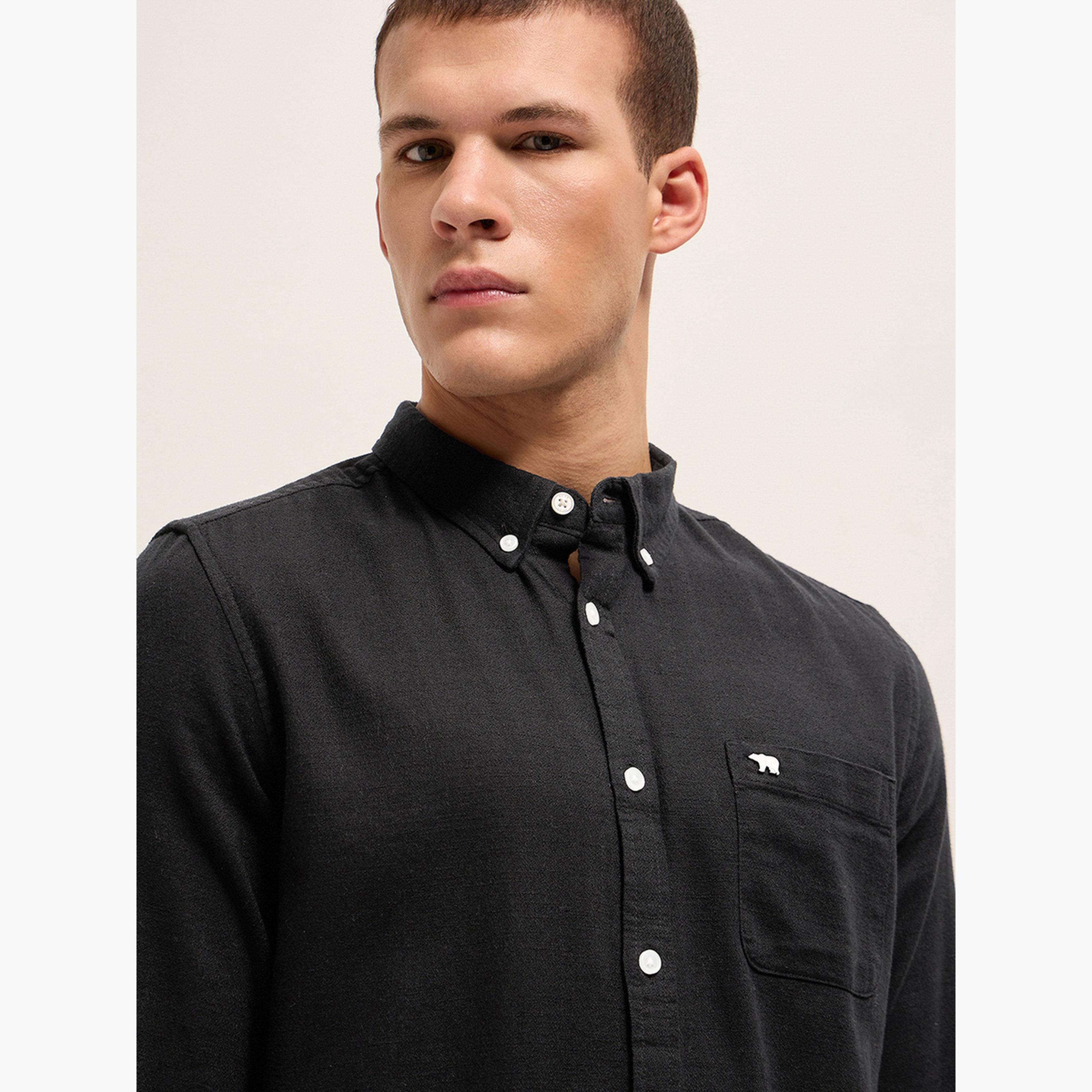 ذا بير هاوس × ستايلي - قميص رجالي قطني سادة بقصة ضيقة لإطلالة الكاجوال-men-clothing-shirts-image-2