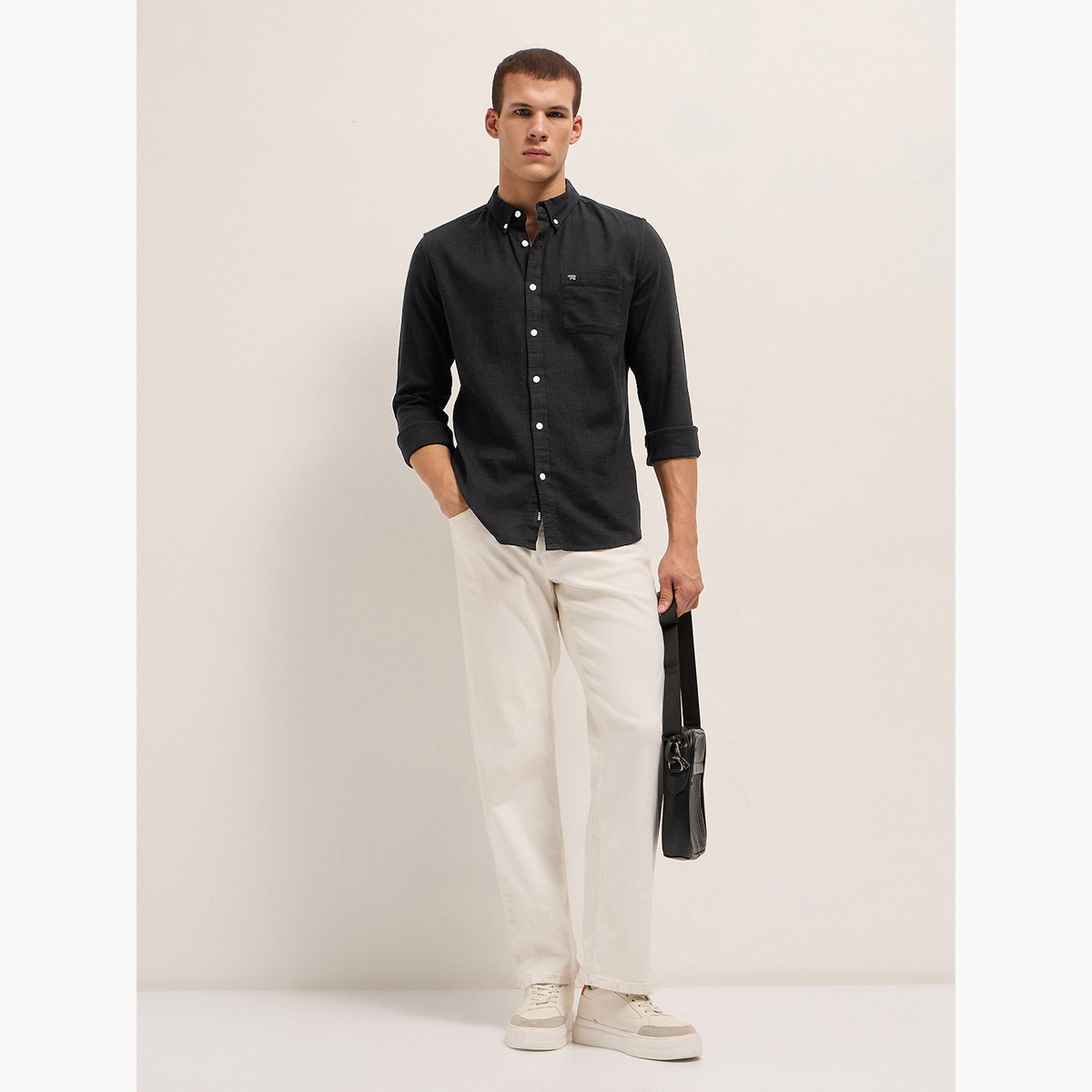 ذا بير هاوس × ستايلي - قميص رجالي قطني سادة بقصة ضيقة لإطلالة الكاجوال-men-clothing-shirts-image-3
